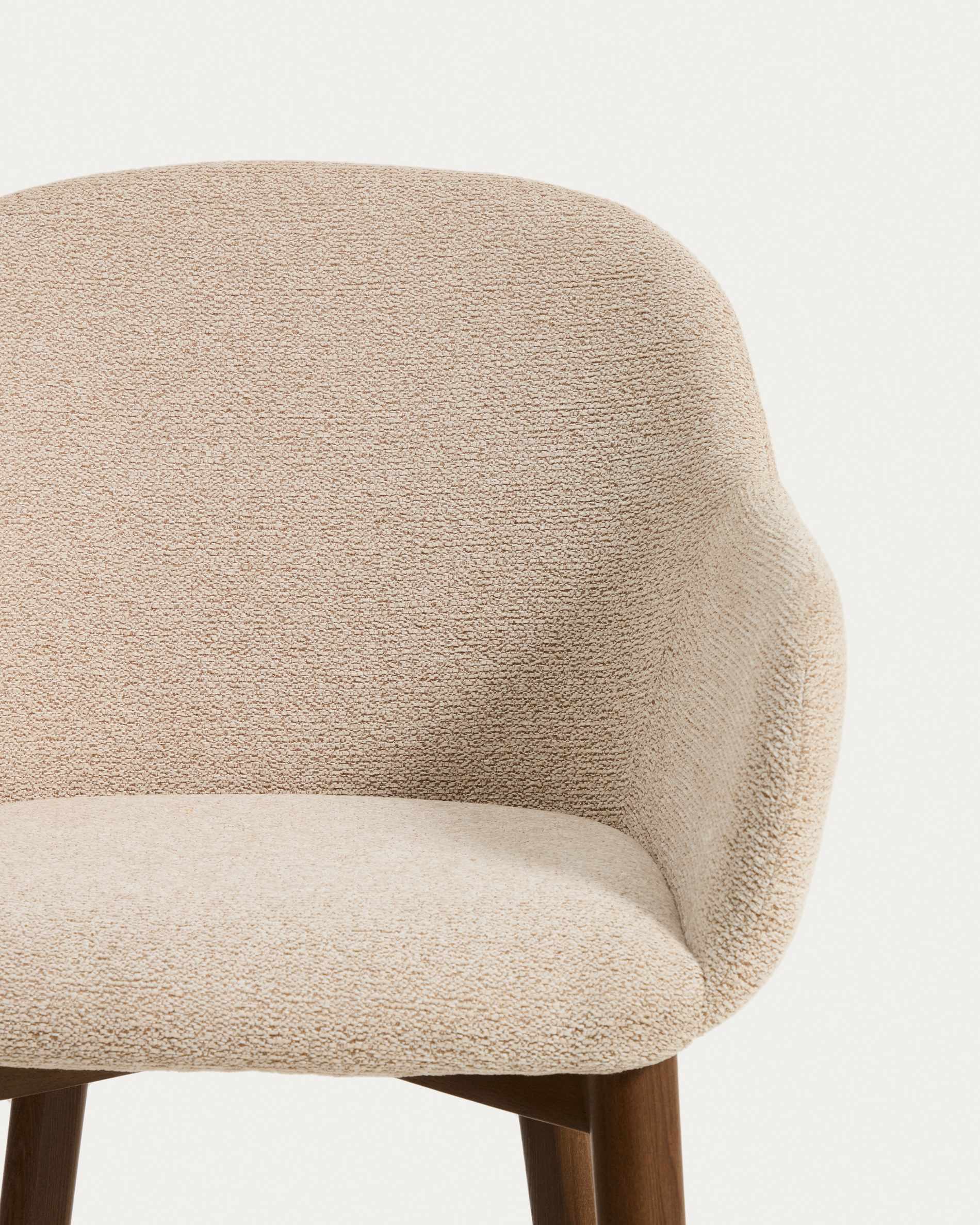 Meila chair with armrests in beige chenille with legs in solid ash wood with walnut finish