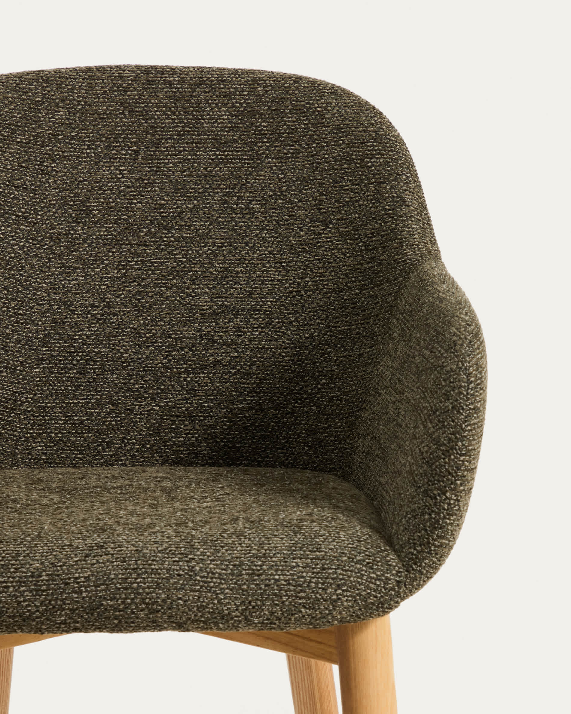 Meila chair with armrests in green chenille with legs in solid ash wood with natural finish