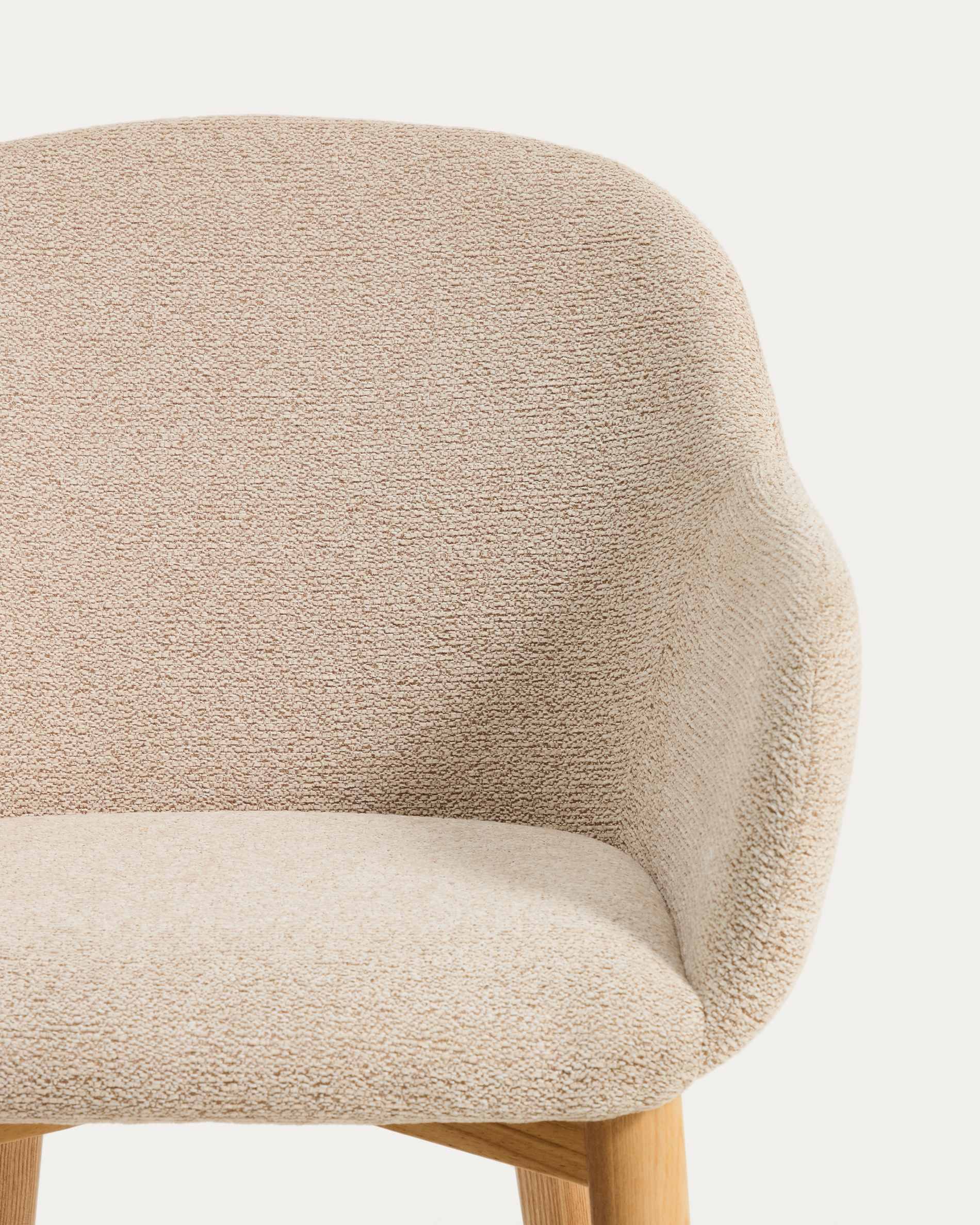 Meila chair with armrests in beige chenille with legs in solid ash wood with natural finish