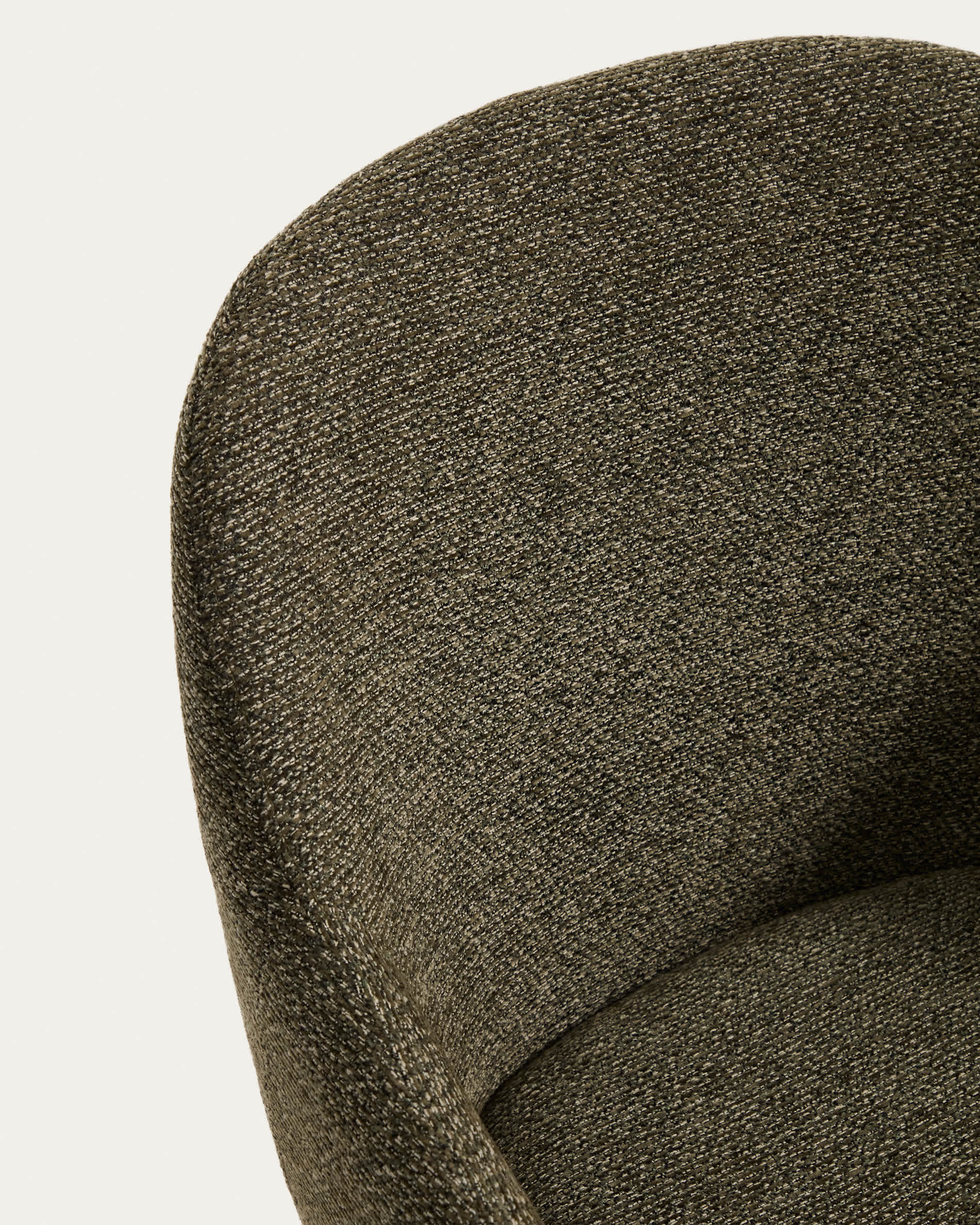Meila chair with armrests in green chenille with legs in solid ash wood with natural finish