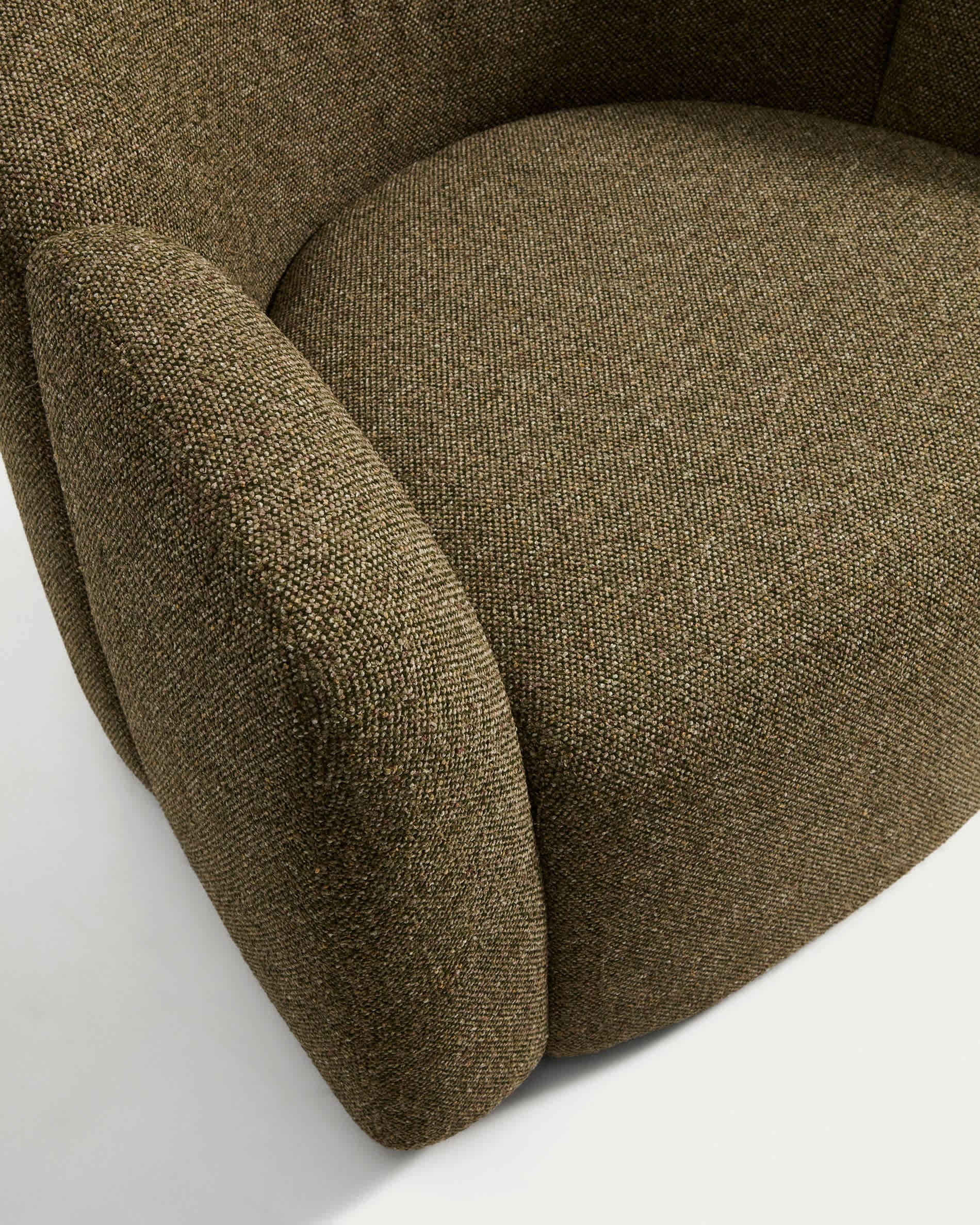 Corvena armchair in olive green chenille FSC Mix Credit 98 cm