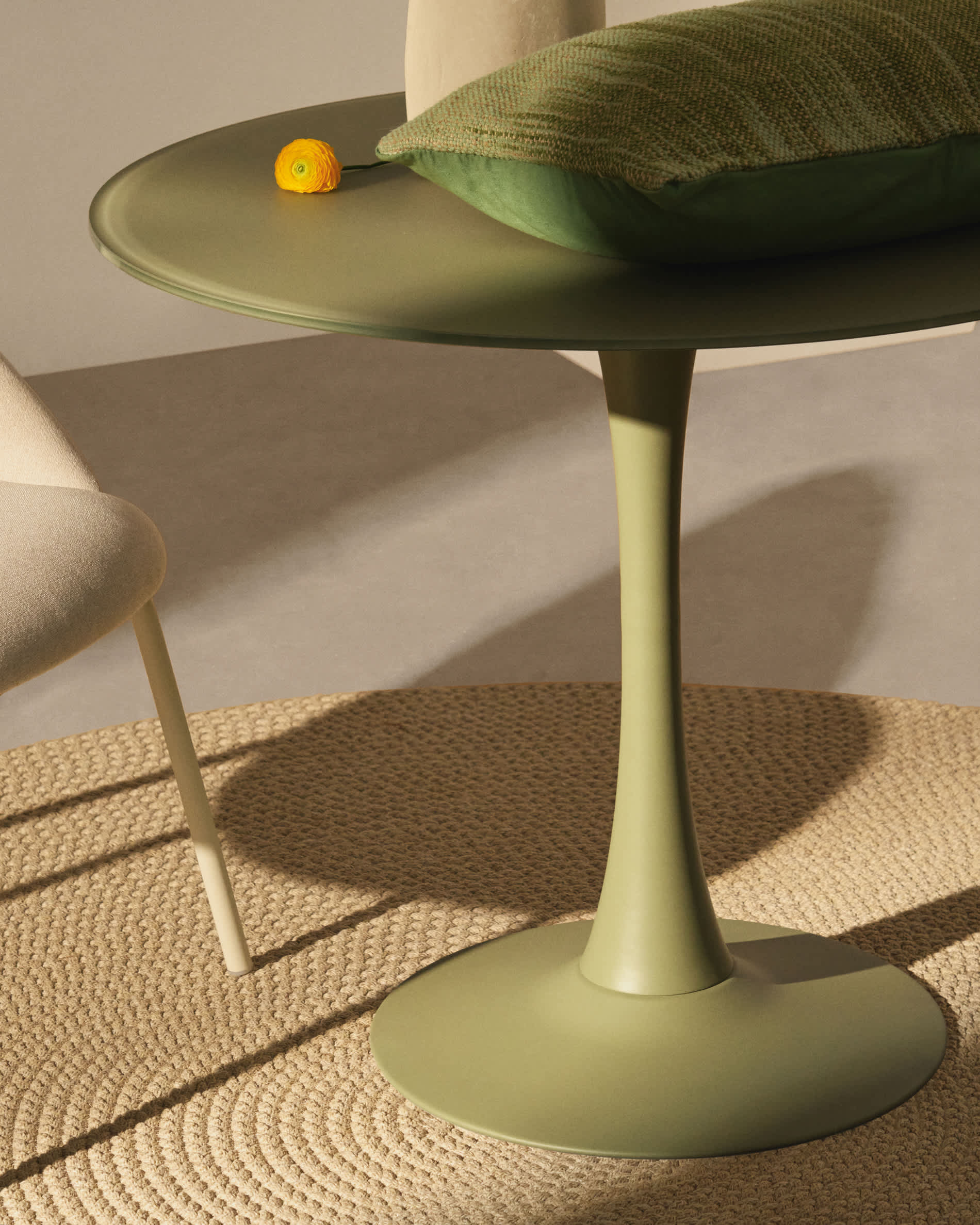 Table ronde Vedira en verre et acier — Kave Home