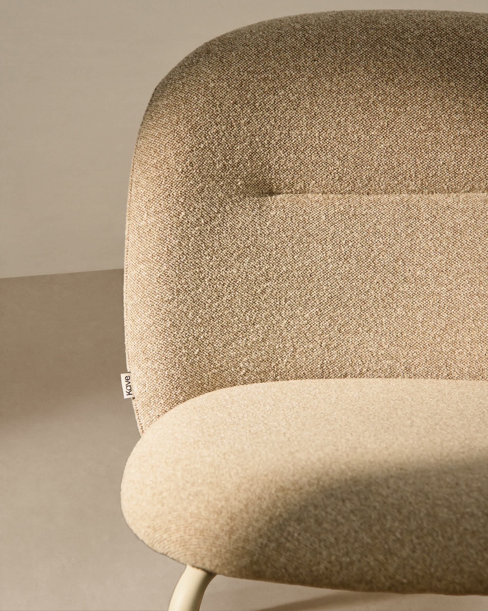 Arino beige chenille chair with beige metal legs FSC 100%
