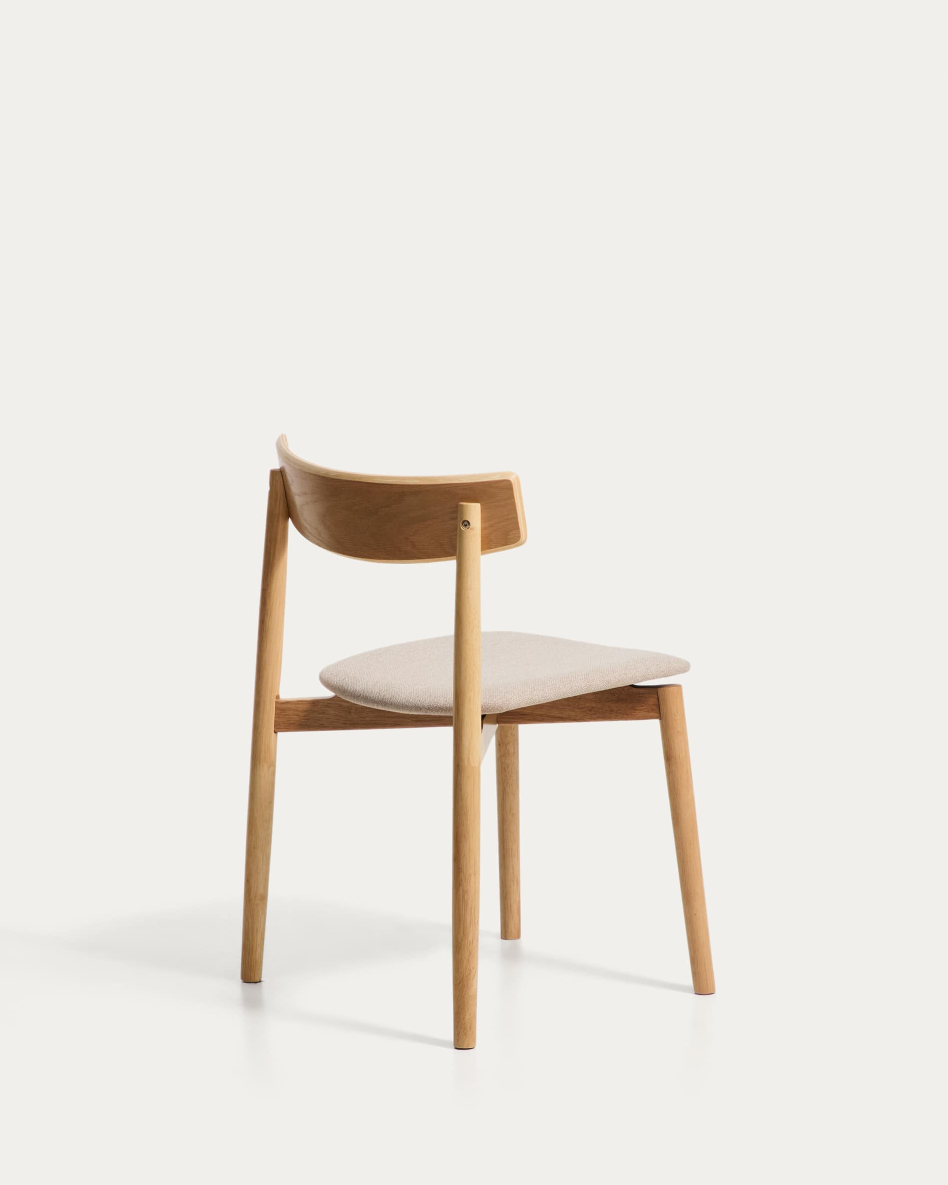 Evera chair in oak veneer with natural finish and beige chenille