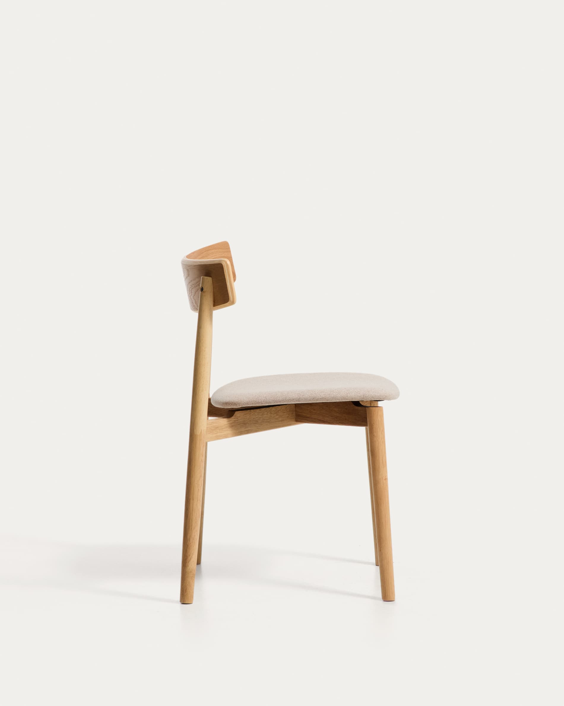 Evera chair in oak veneer with natural finish and beige chenille