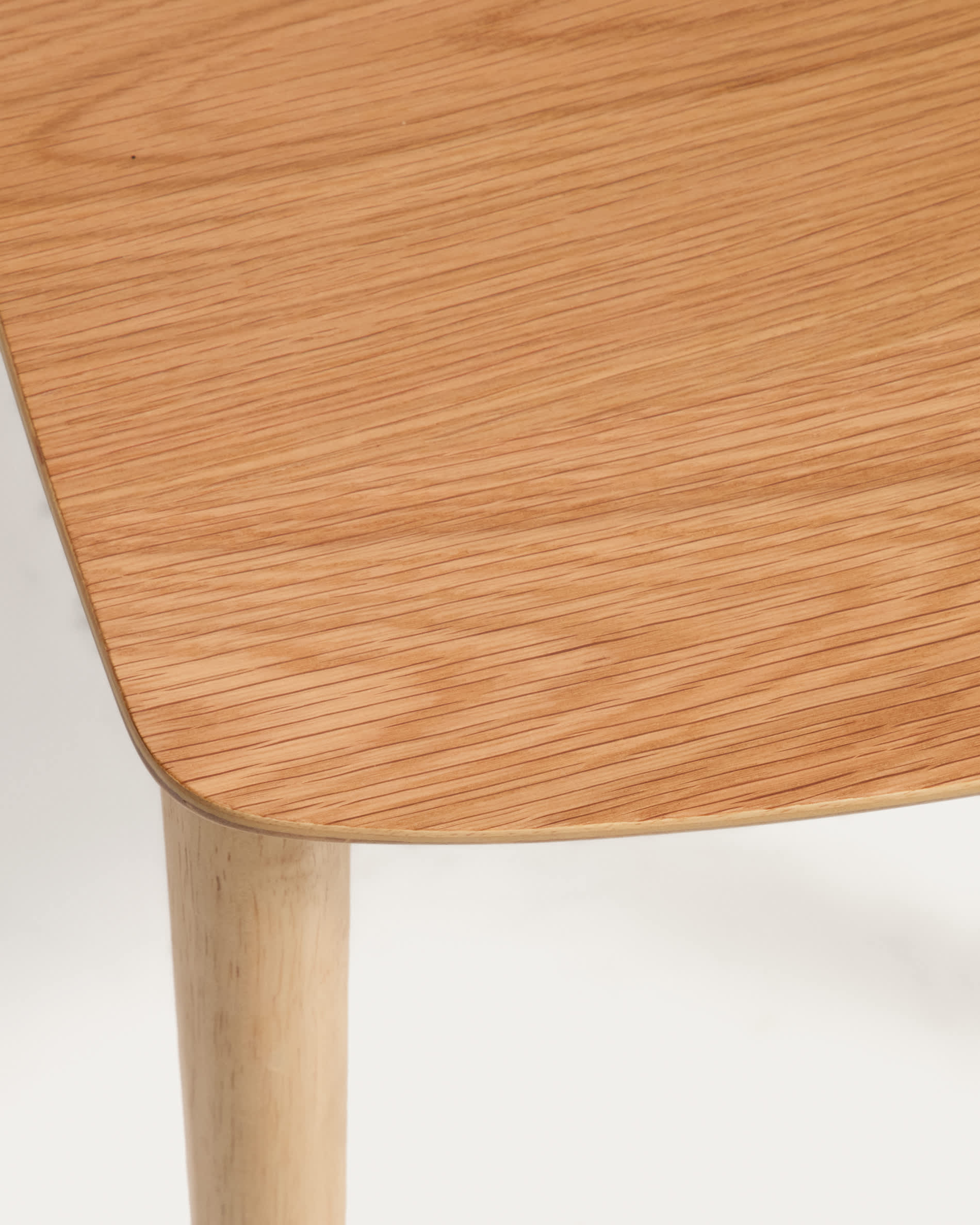 Evera chair in oak veneer with natural finish