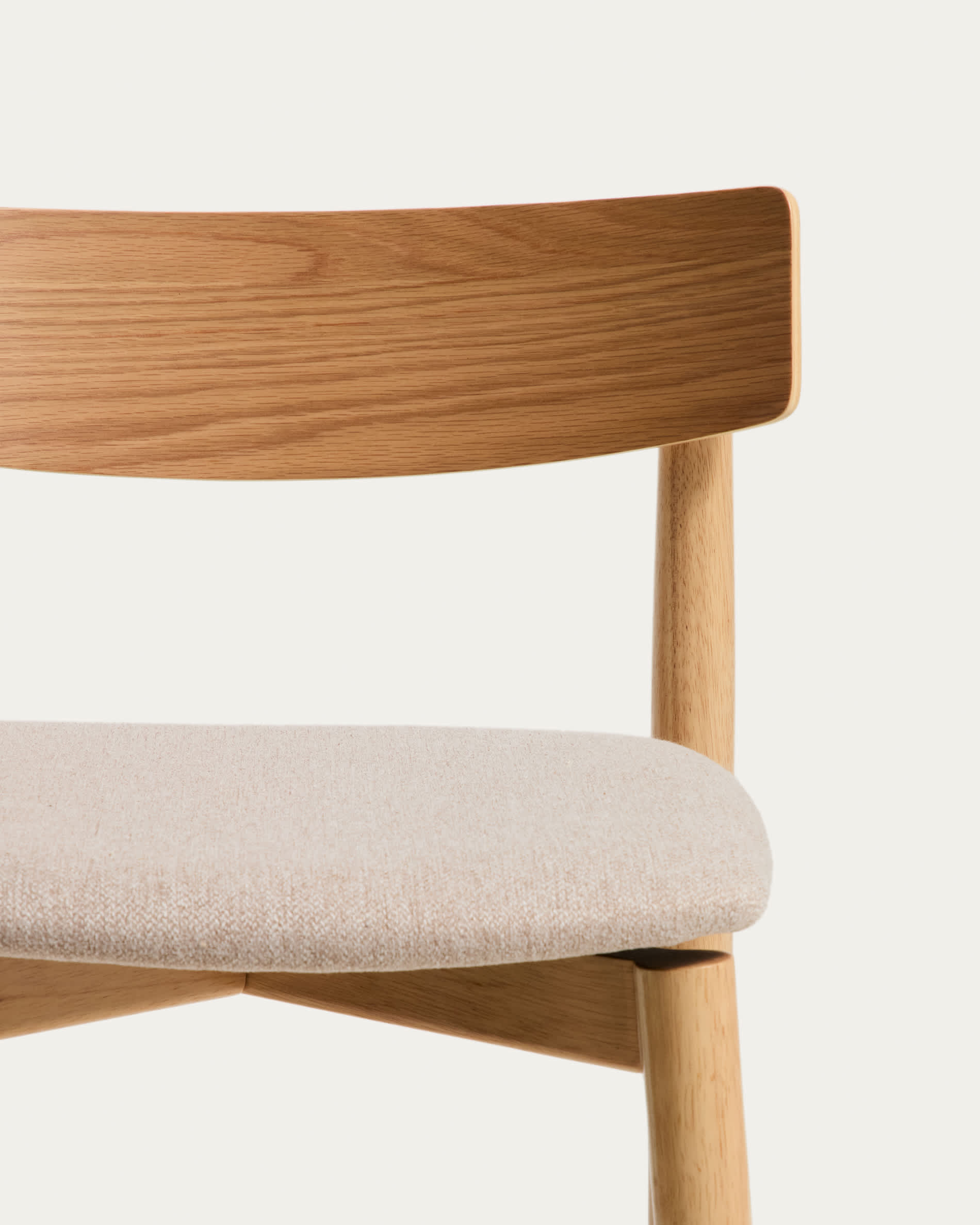 Evera stool with backrest in oak veneer with natural finish and beige chenille 65cm