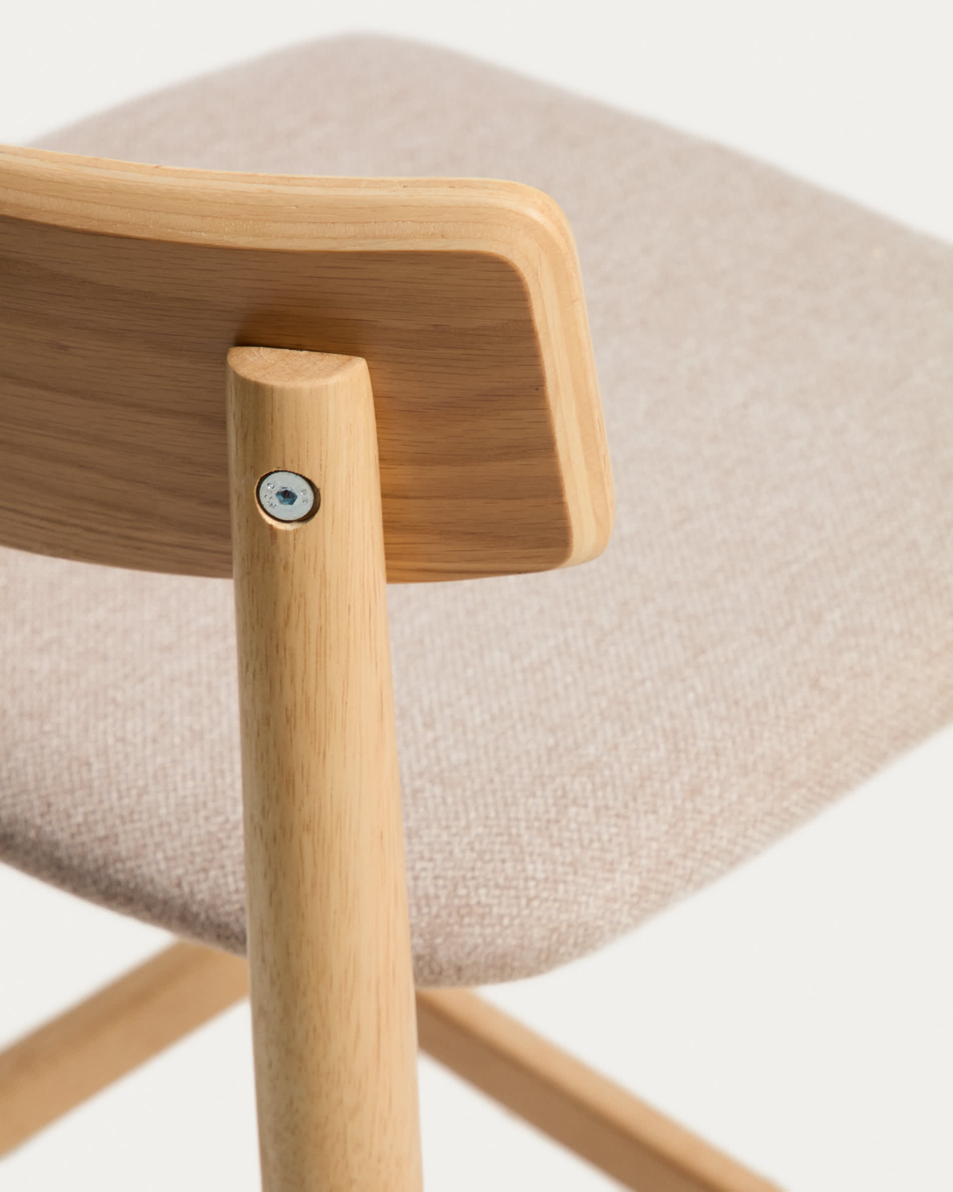 Evera stool with backrest in oak veneer with natural finish and beige chenille 65cm