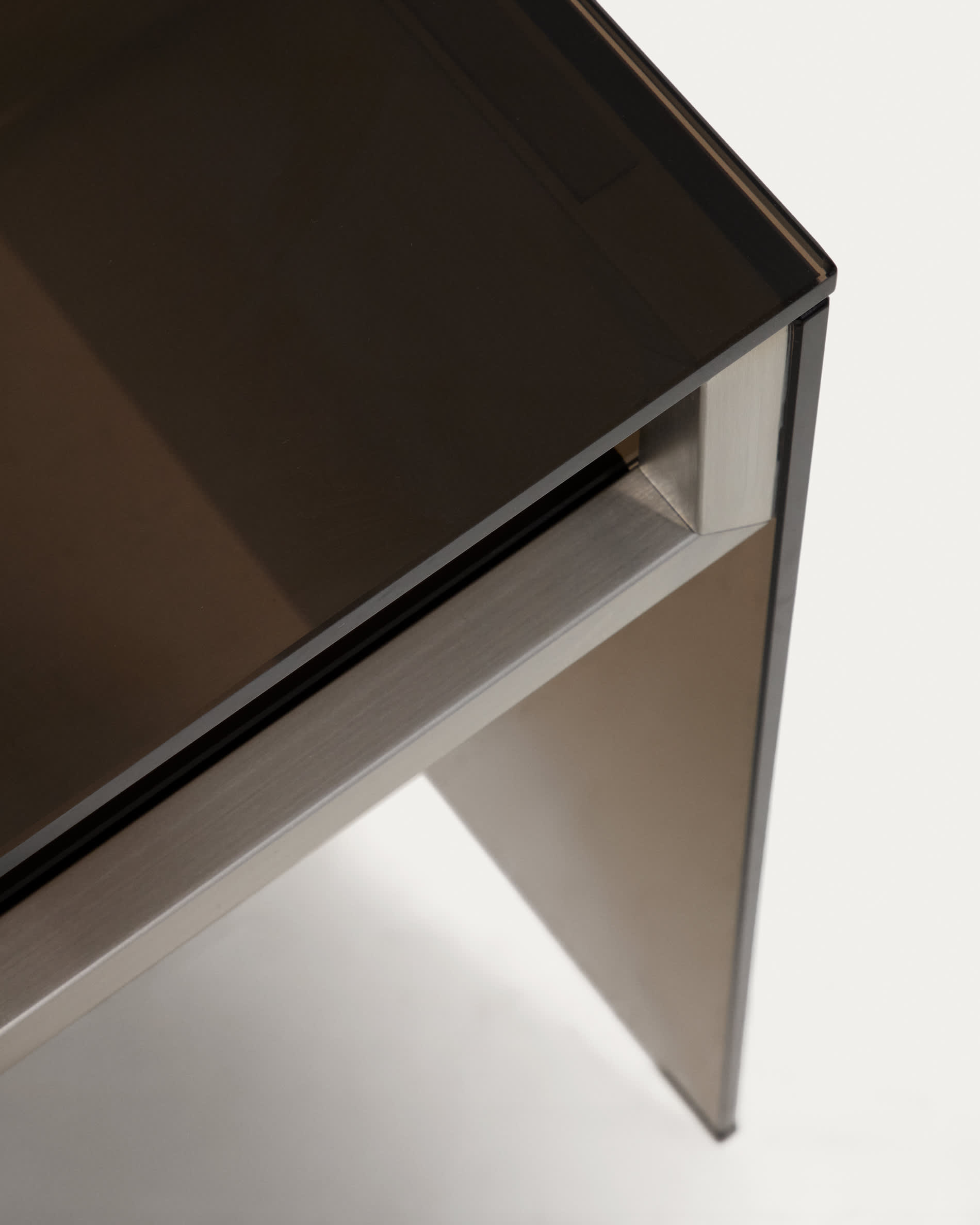 Adile desk in brown tempered glass and brushed steel 142 x 77 cm