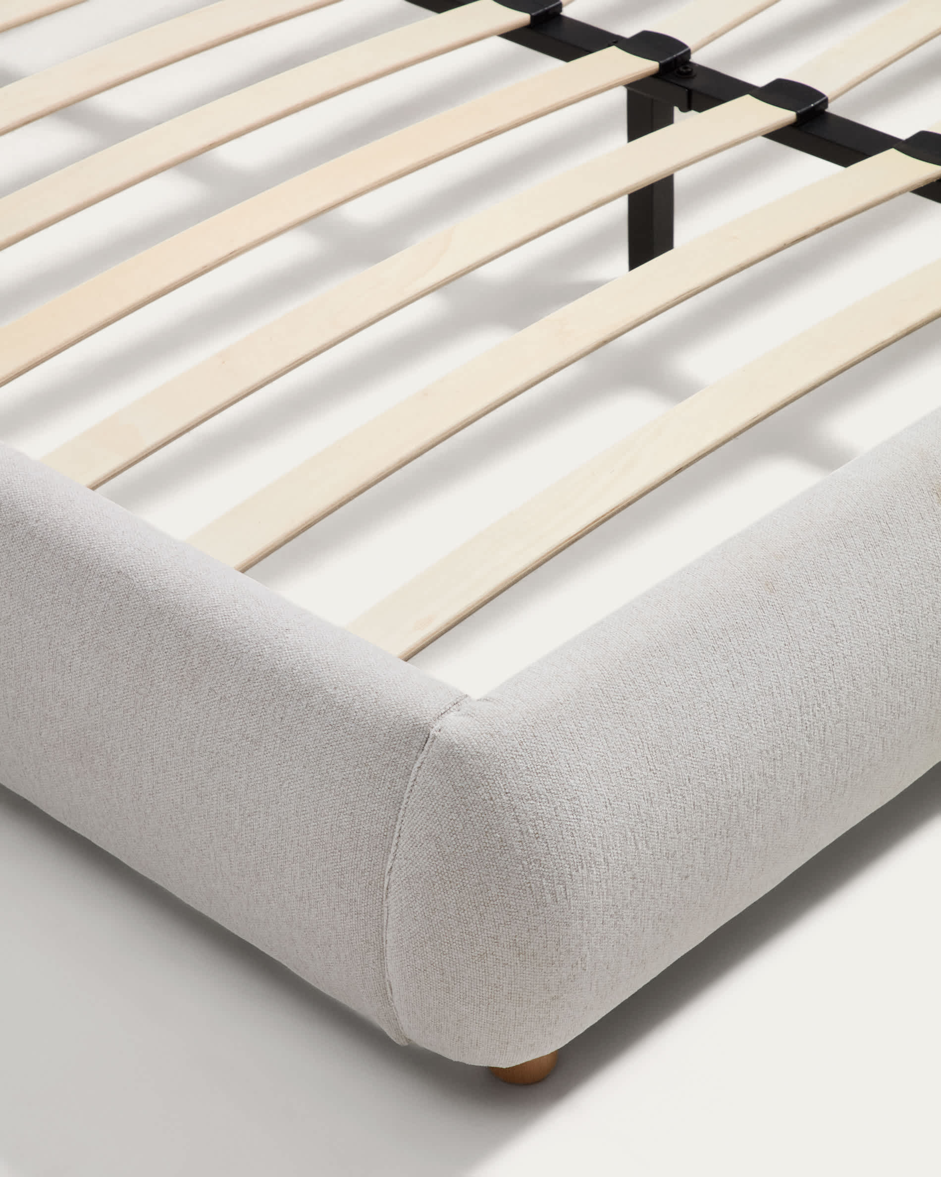 Elerio ecru chenille bed for 150 x 200cm mattress