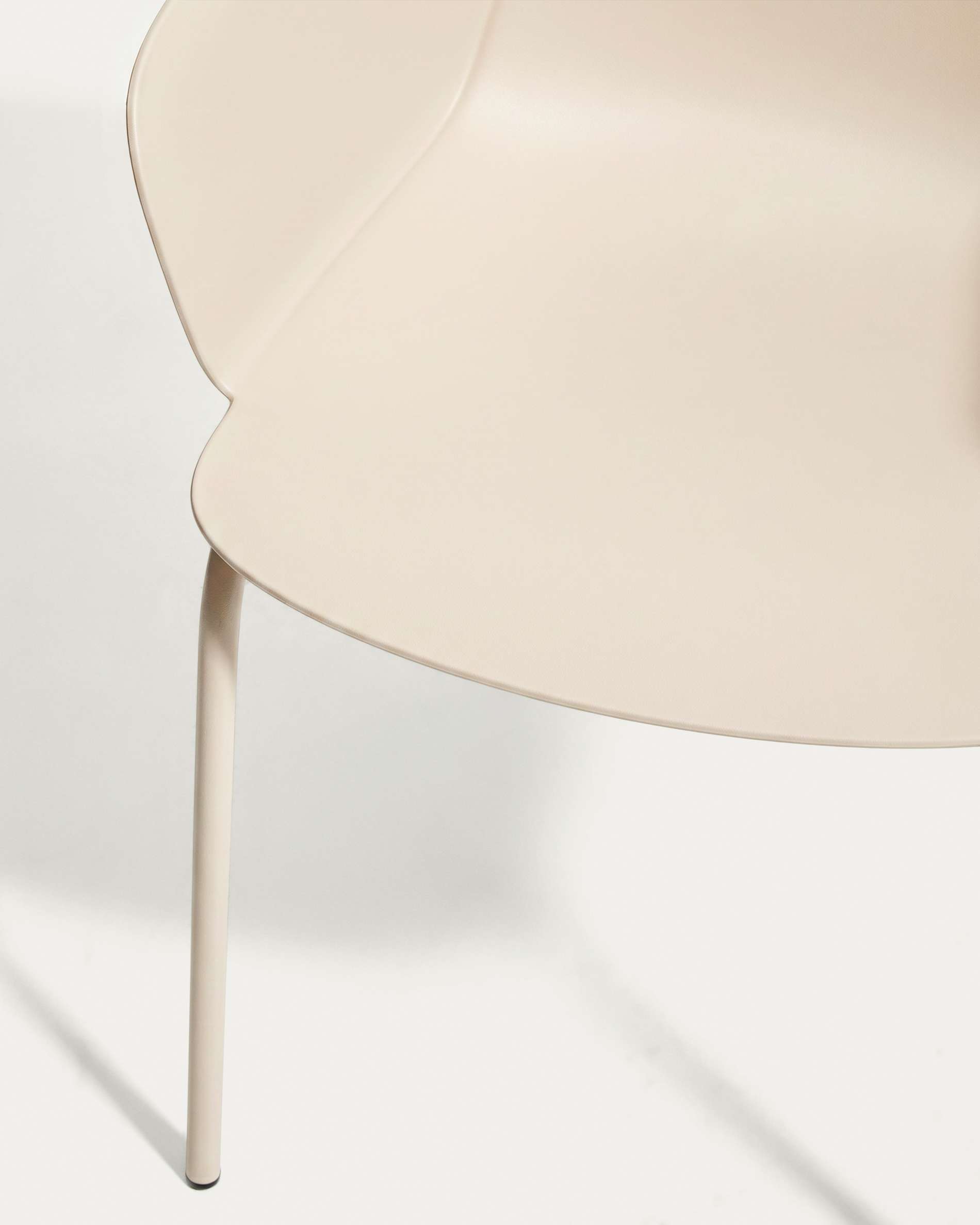 Sanile chair with beige-finish steel legs