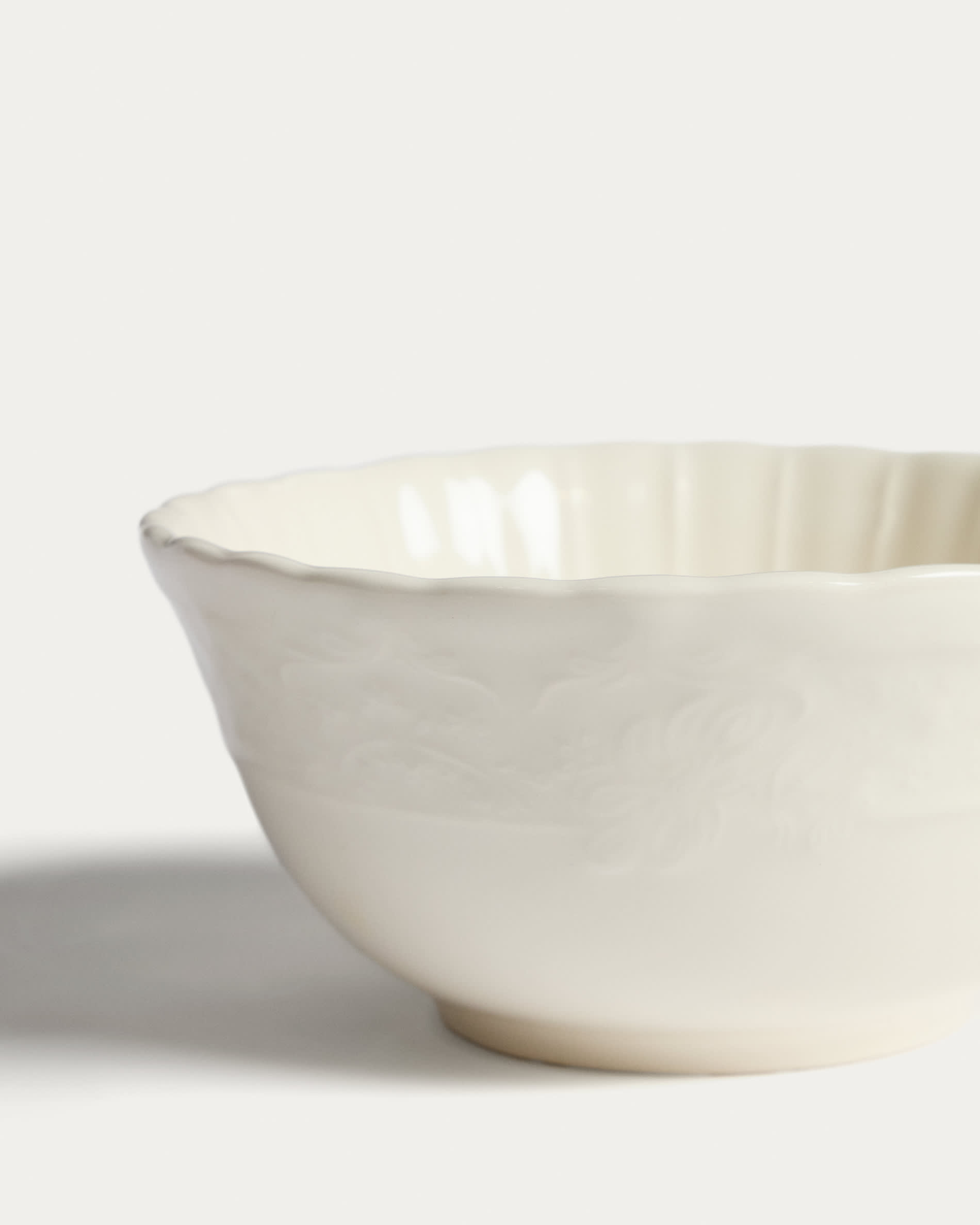 Beige Varla ceramic bowl