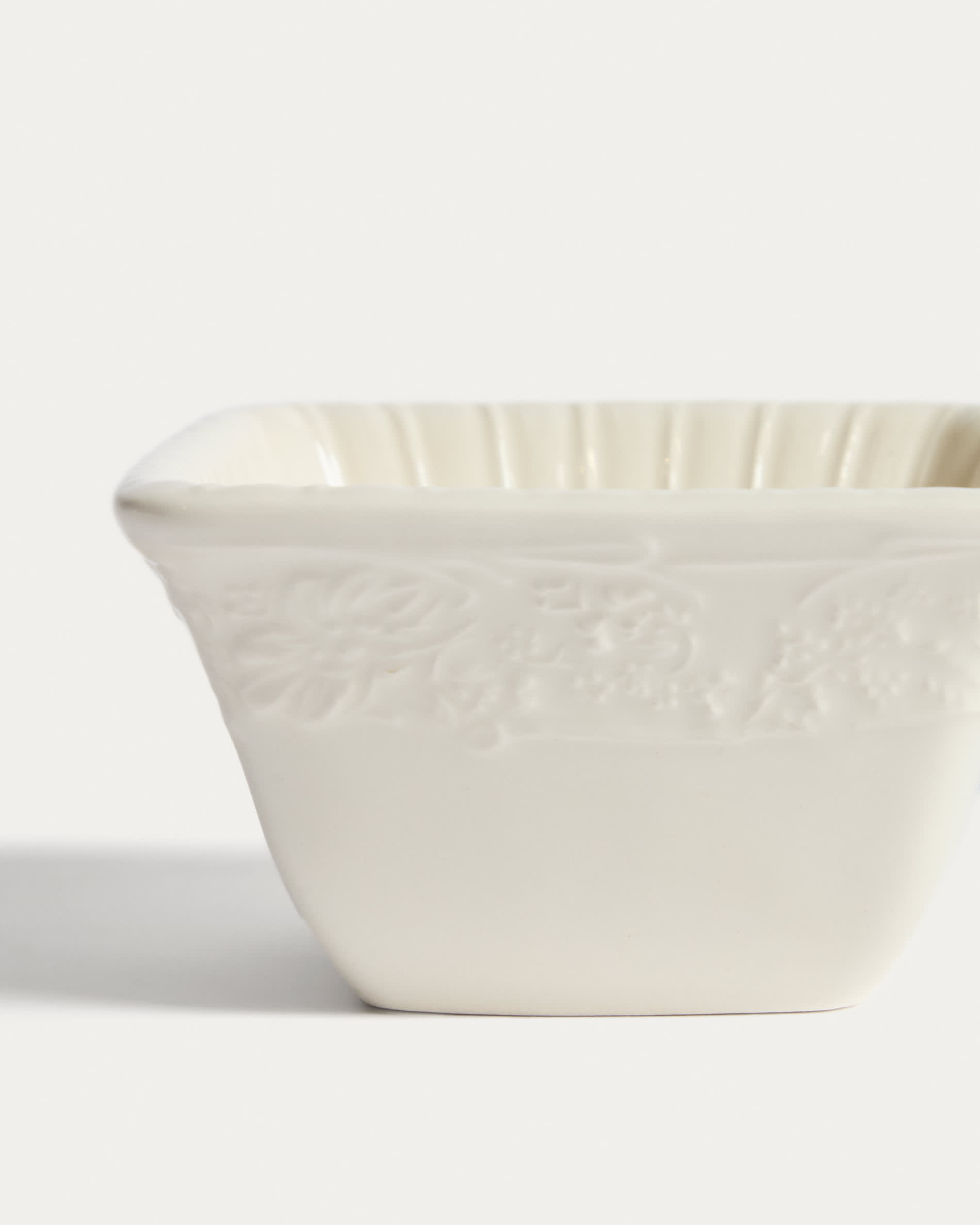 Varla small beige ceramic bowl