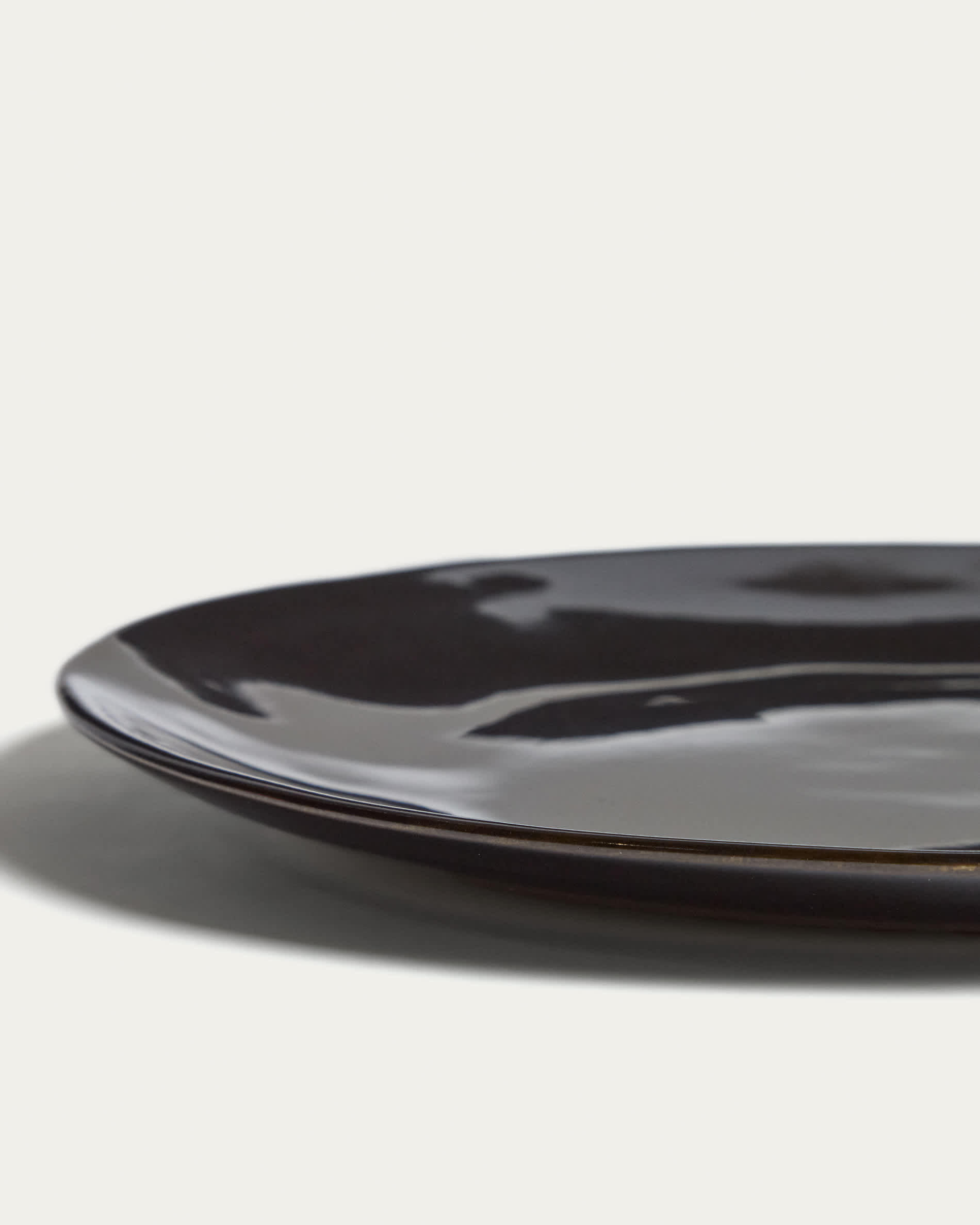 Aderno dark brown ceramic plate