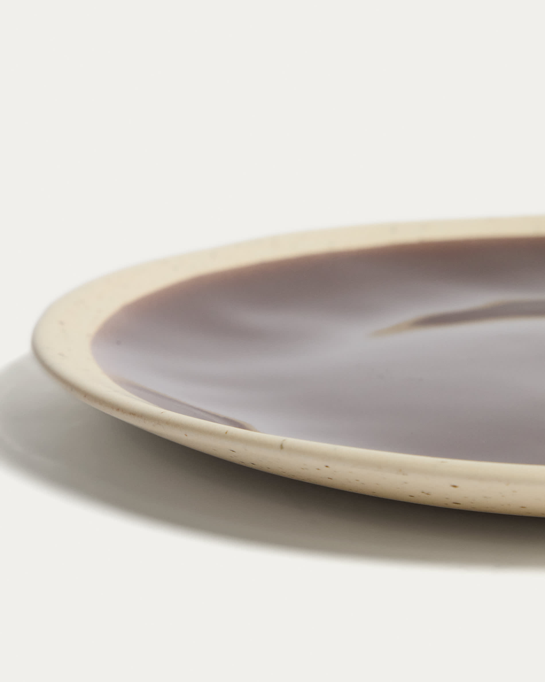 Nale beige ceramic plate with brown bottom