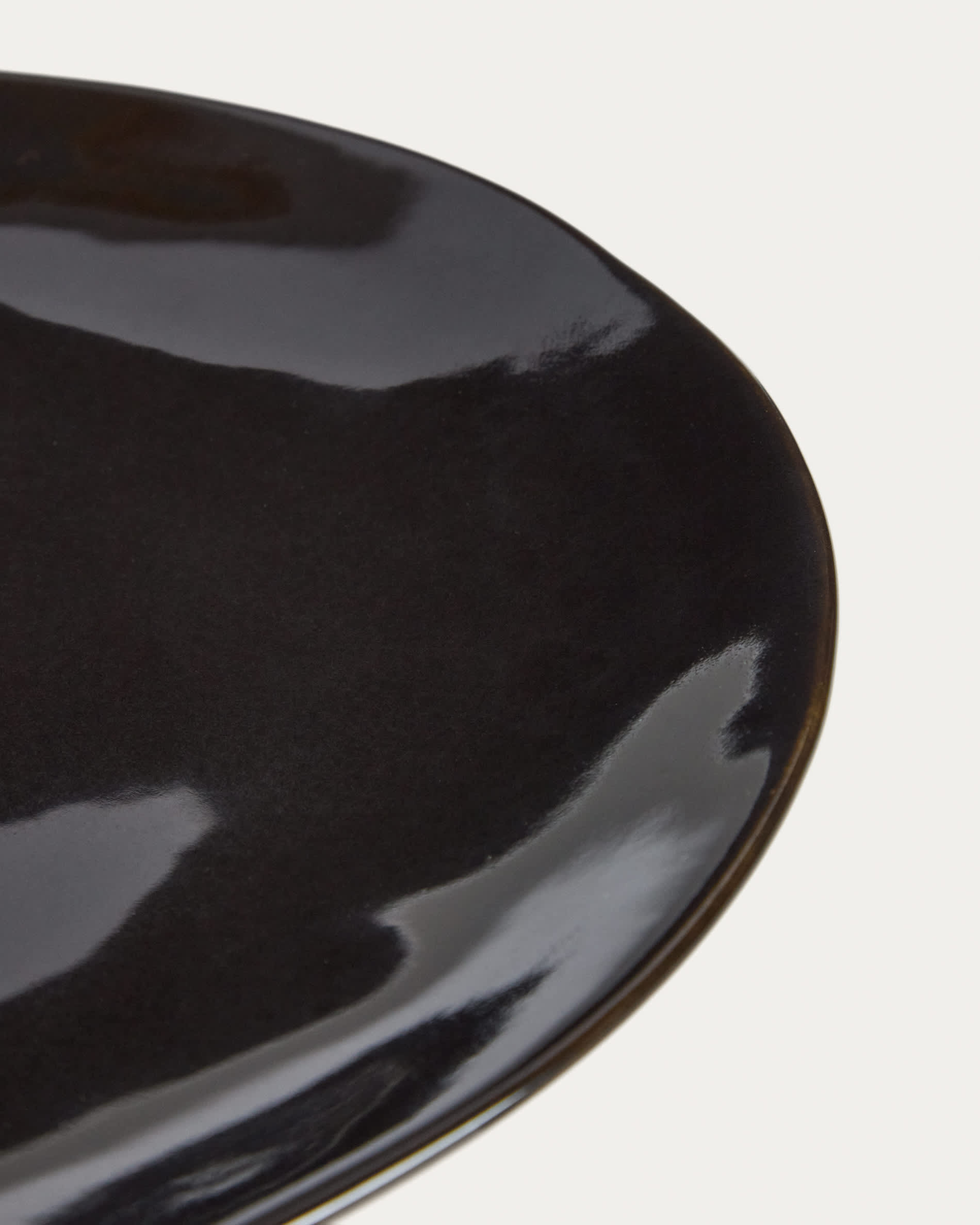 Aderno dark brown ceramic plate