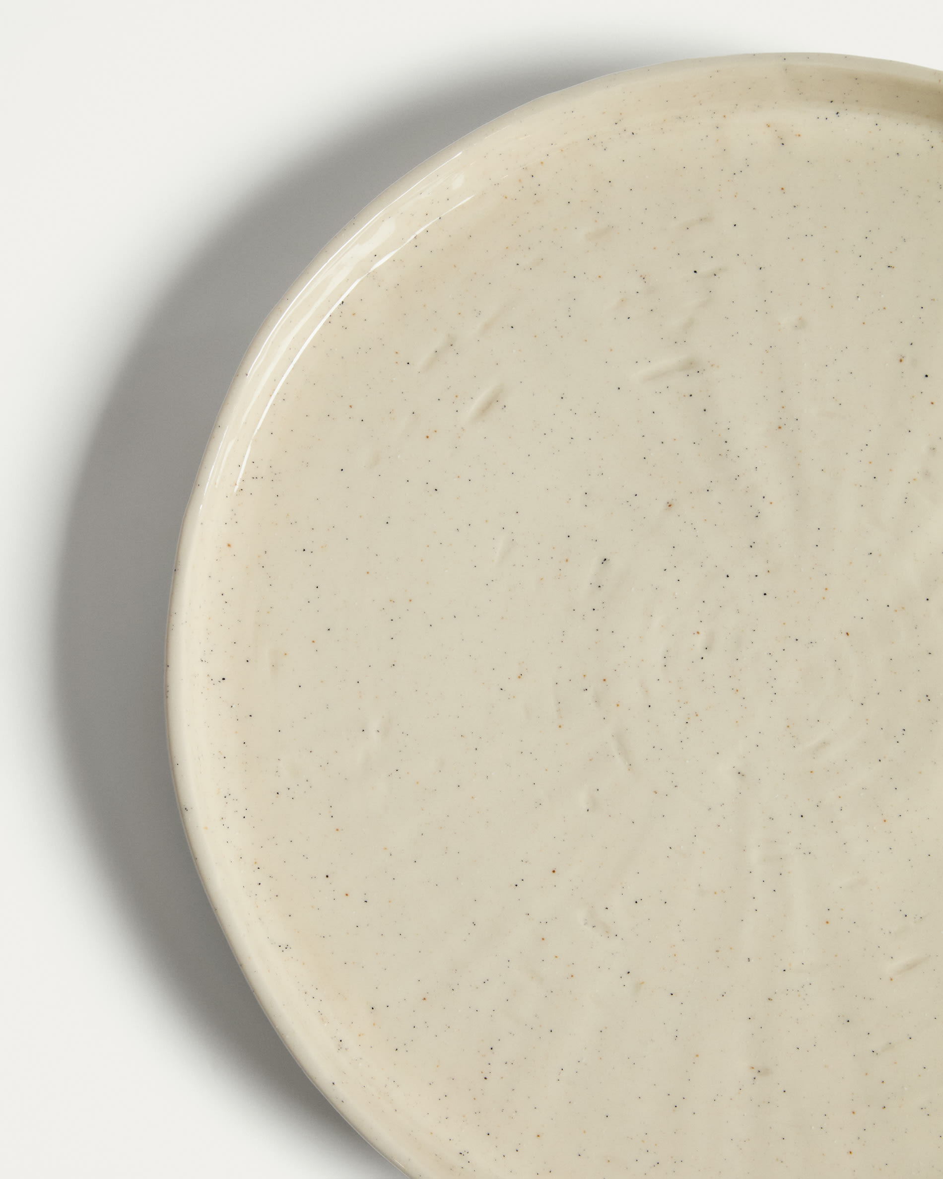 Daner ecru ceramic plate