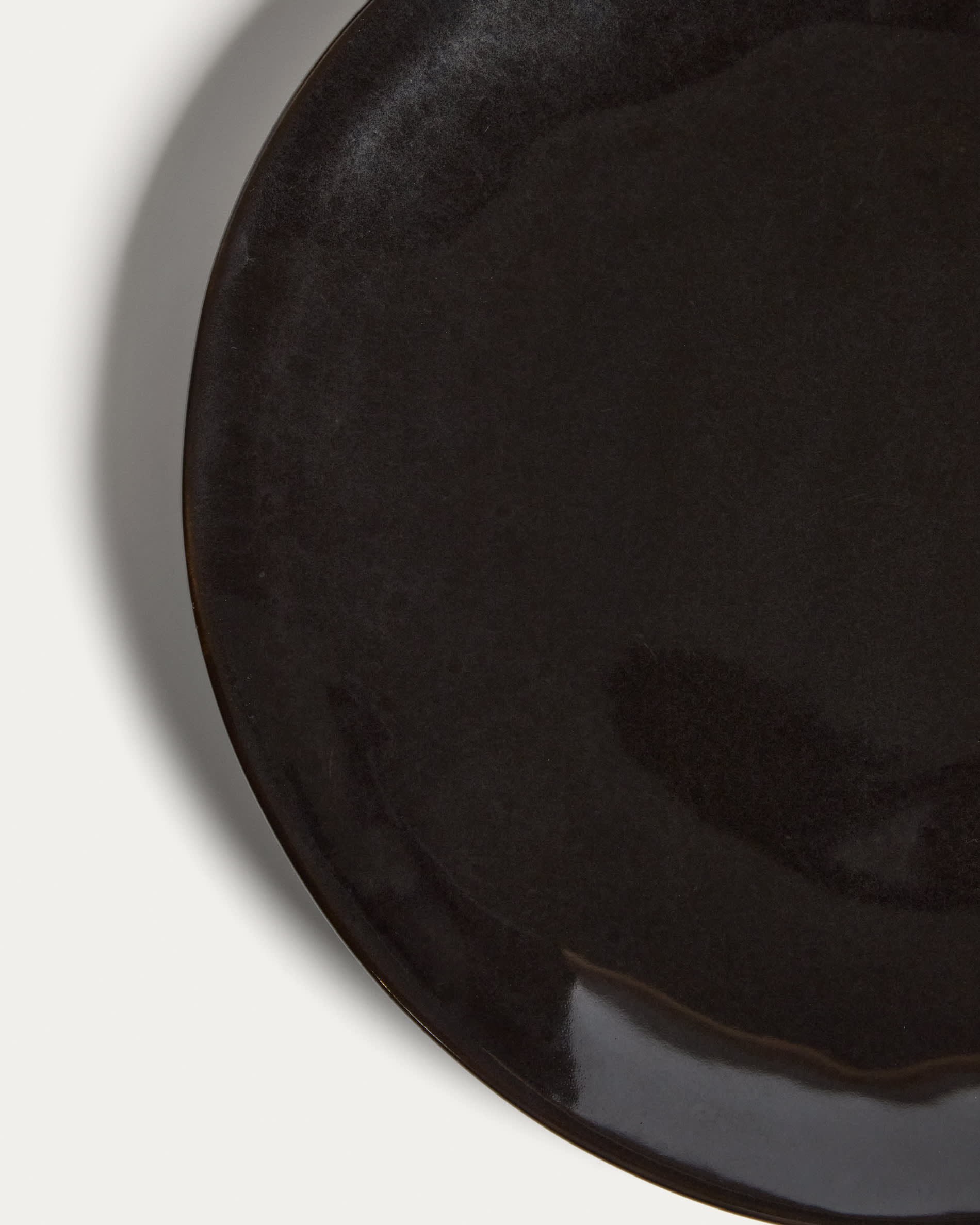 Aderno dark brown ceramic plate