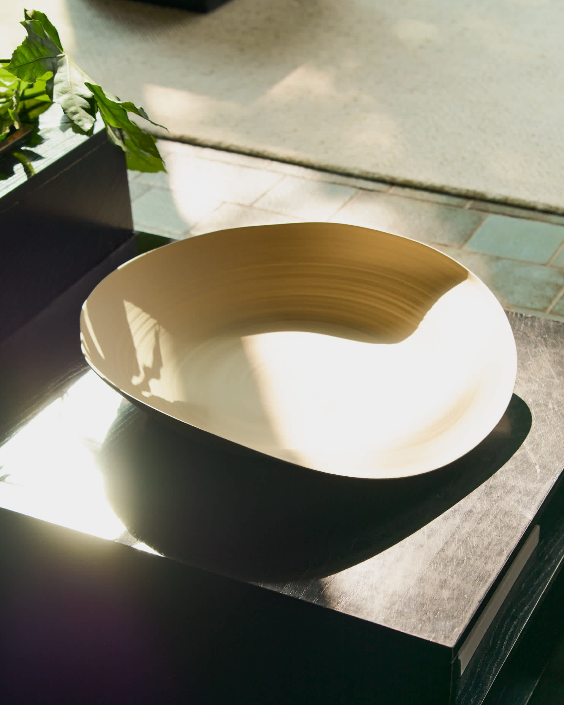 Ebenor beige ceramic centerpiece Ø50 cm