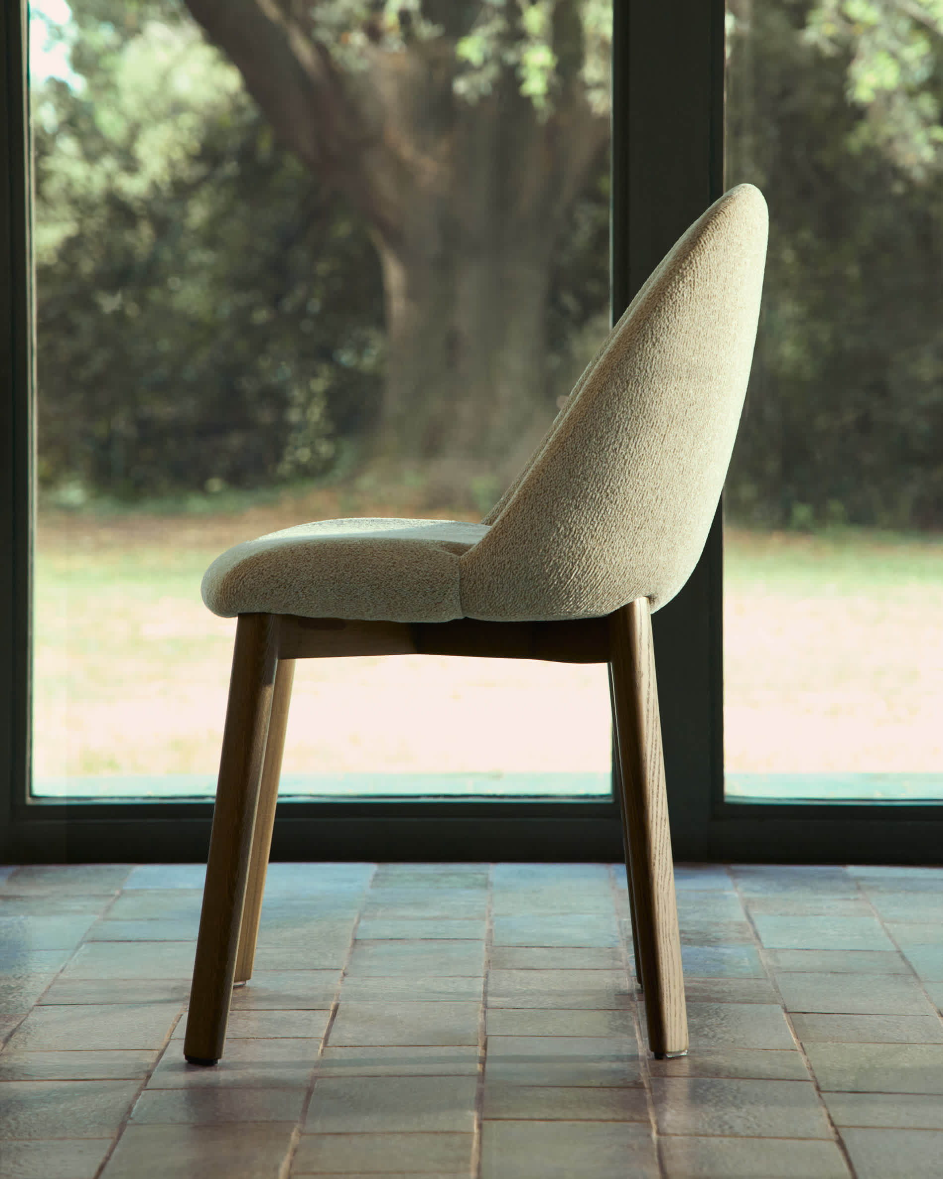 Meila chair in beige chenille with legs in solid ash wood with walnut finish