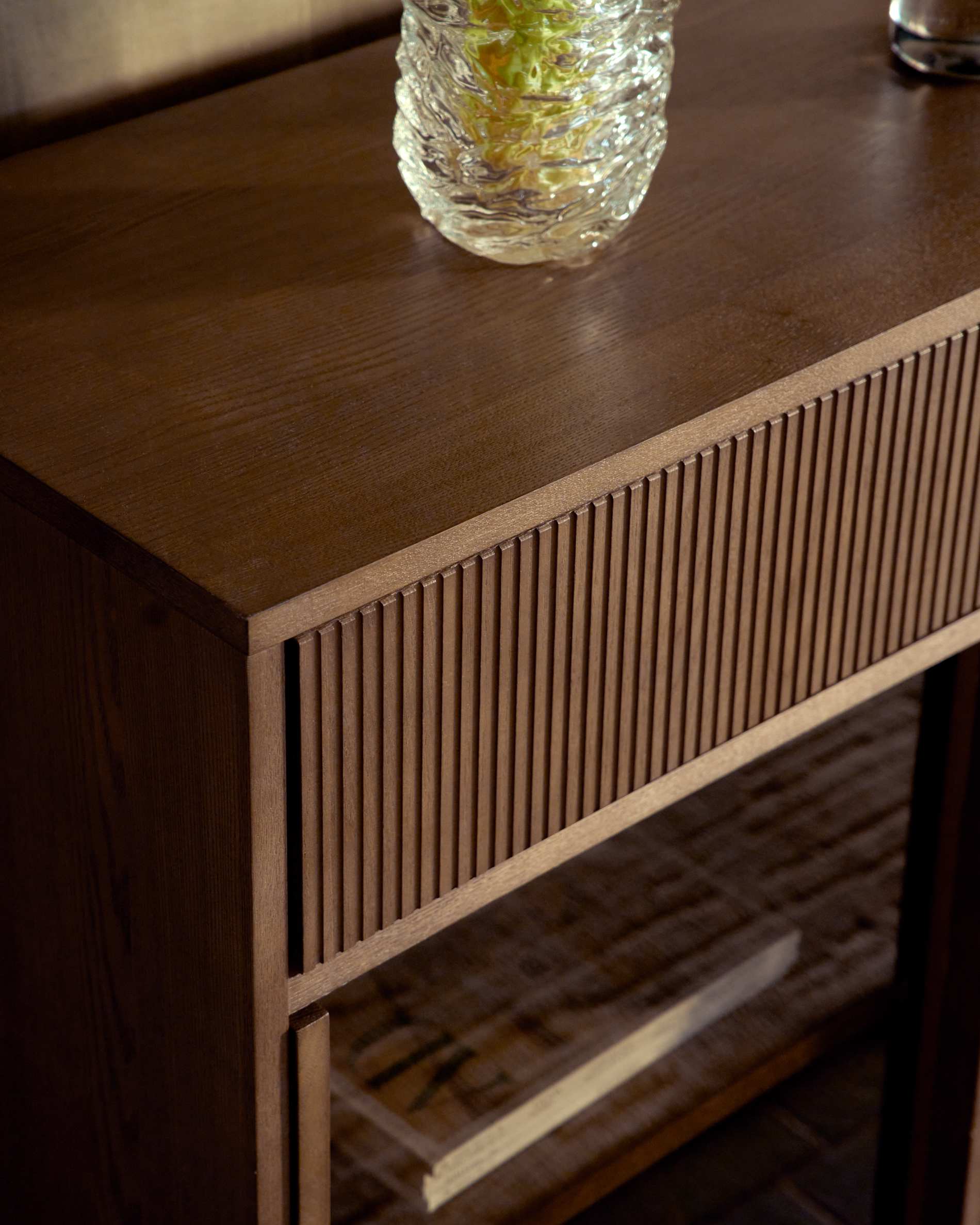 Helvine 4-door, 4-drawer sideboard in ash veneer with walnut finish and tempered glass 200 x 80cm FSC 100%