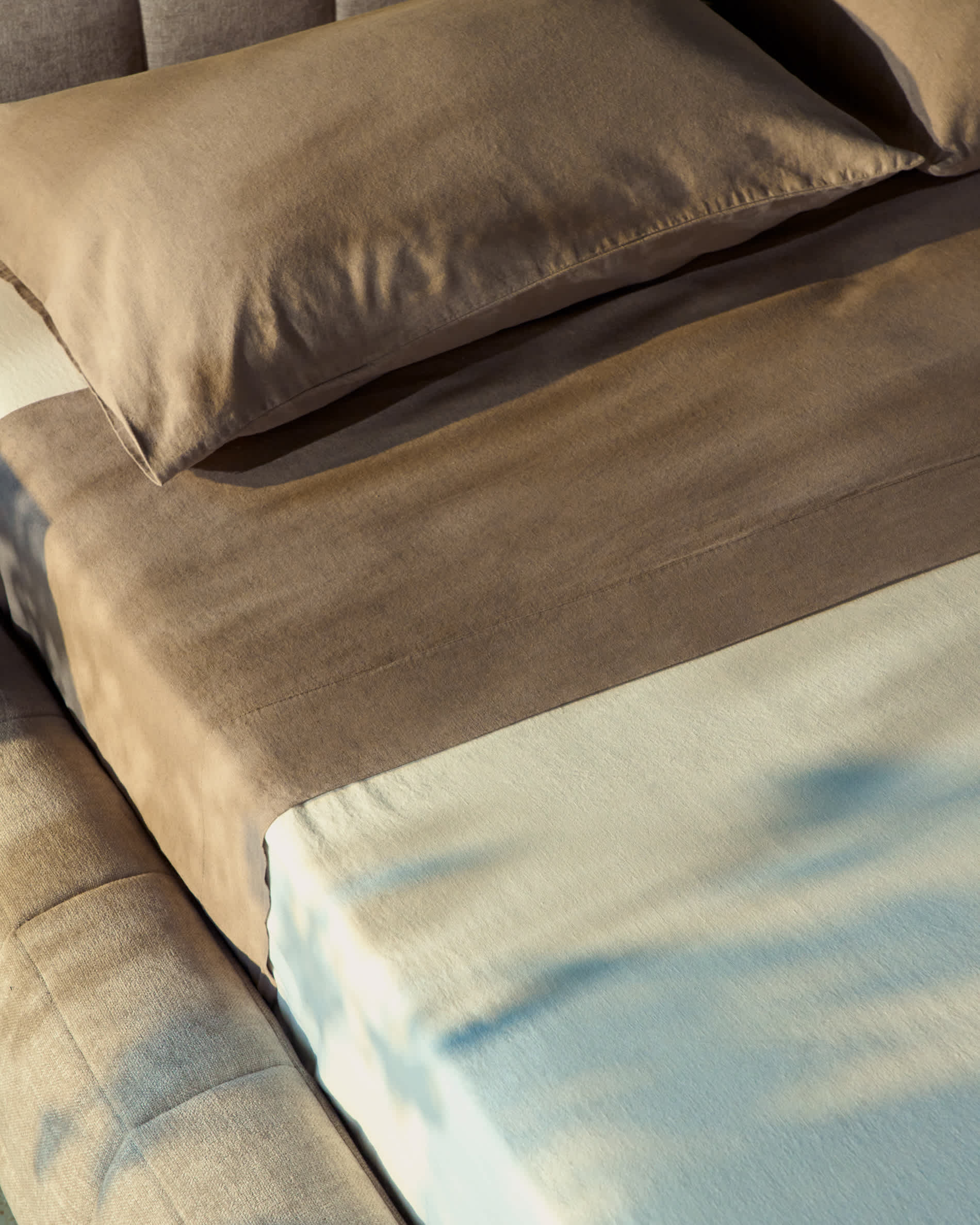 Simmel brown linen blend top sheet for 180 cm bed