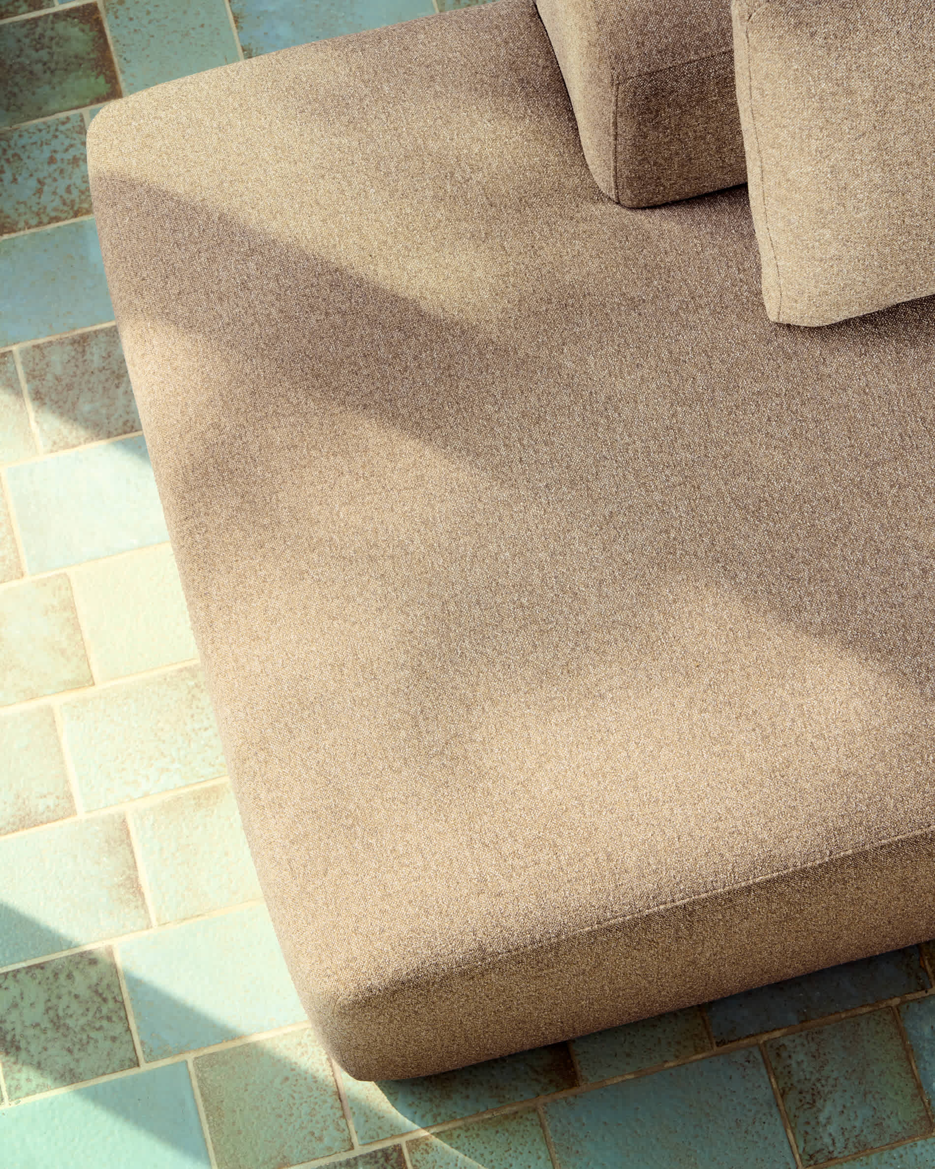 Blok brown chenille 3-seater sofa 290cm FSC Mix Credit