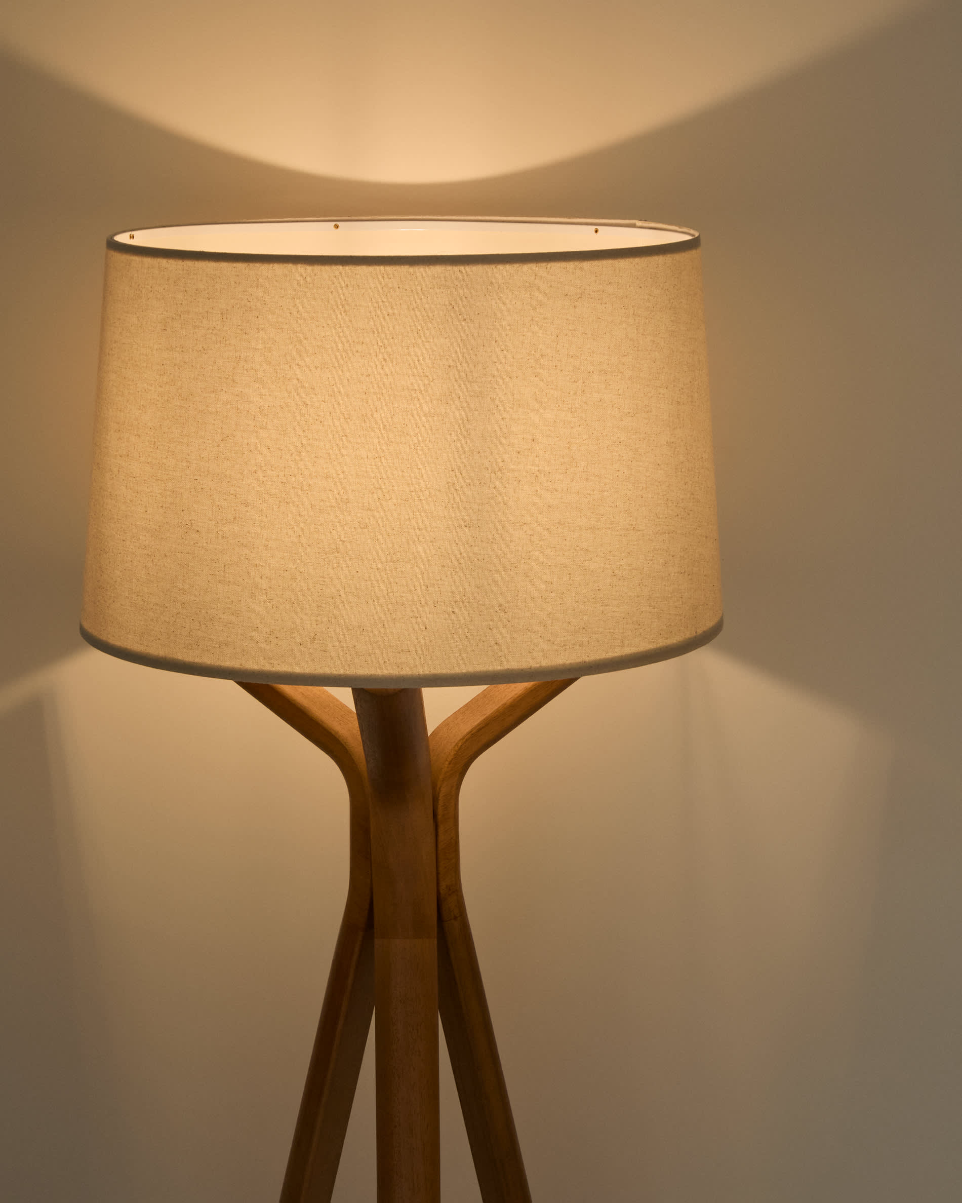 Ubira floor lamp in ash wood and linen lampshade