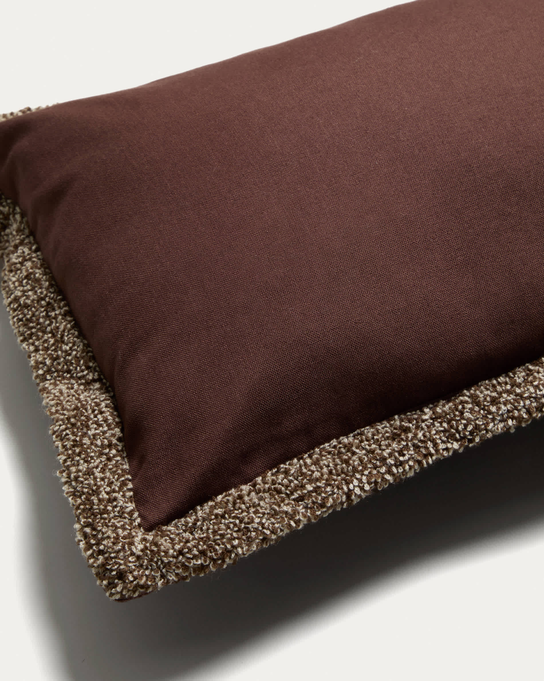 Olinan cushion cover with brown bouclé detailing 30 x 50 cm