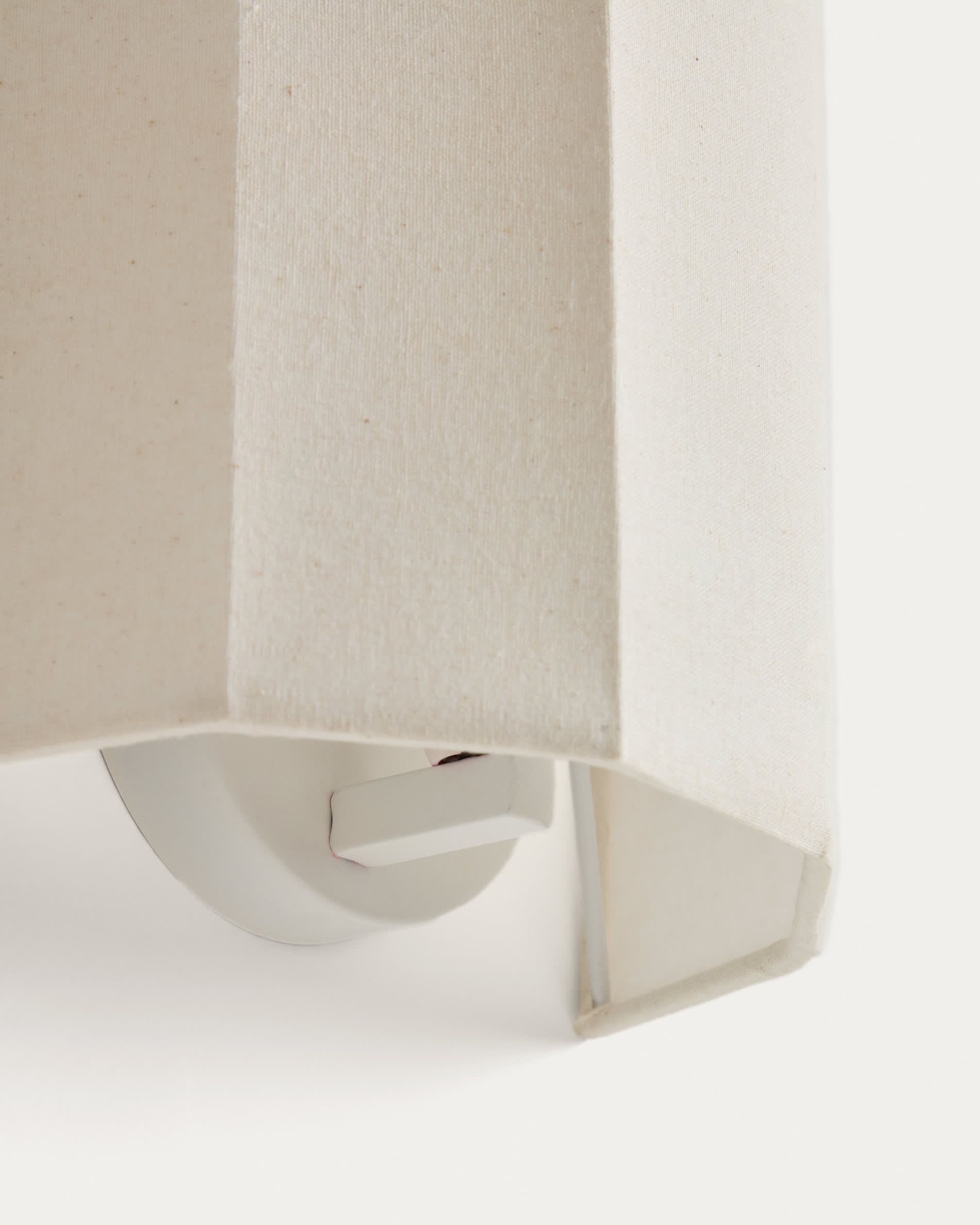 Lumeni beige rubberwood and linen wall-mounted light fixture 20 cm