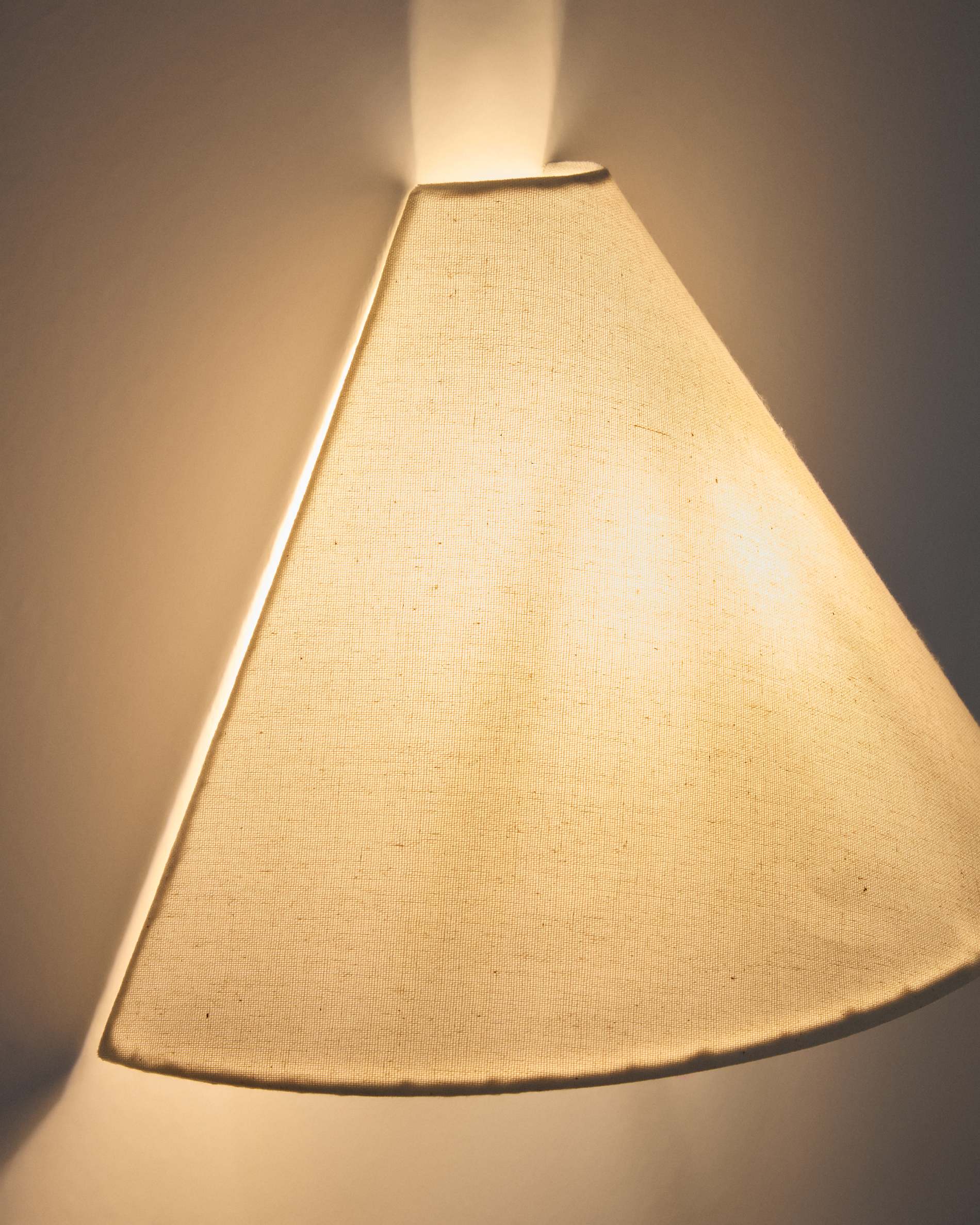 Lumeni beige rubberwood and linen wall-mounted light fixture 30 cm