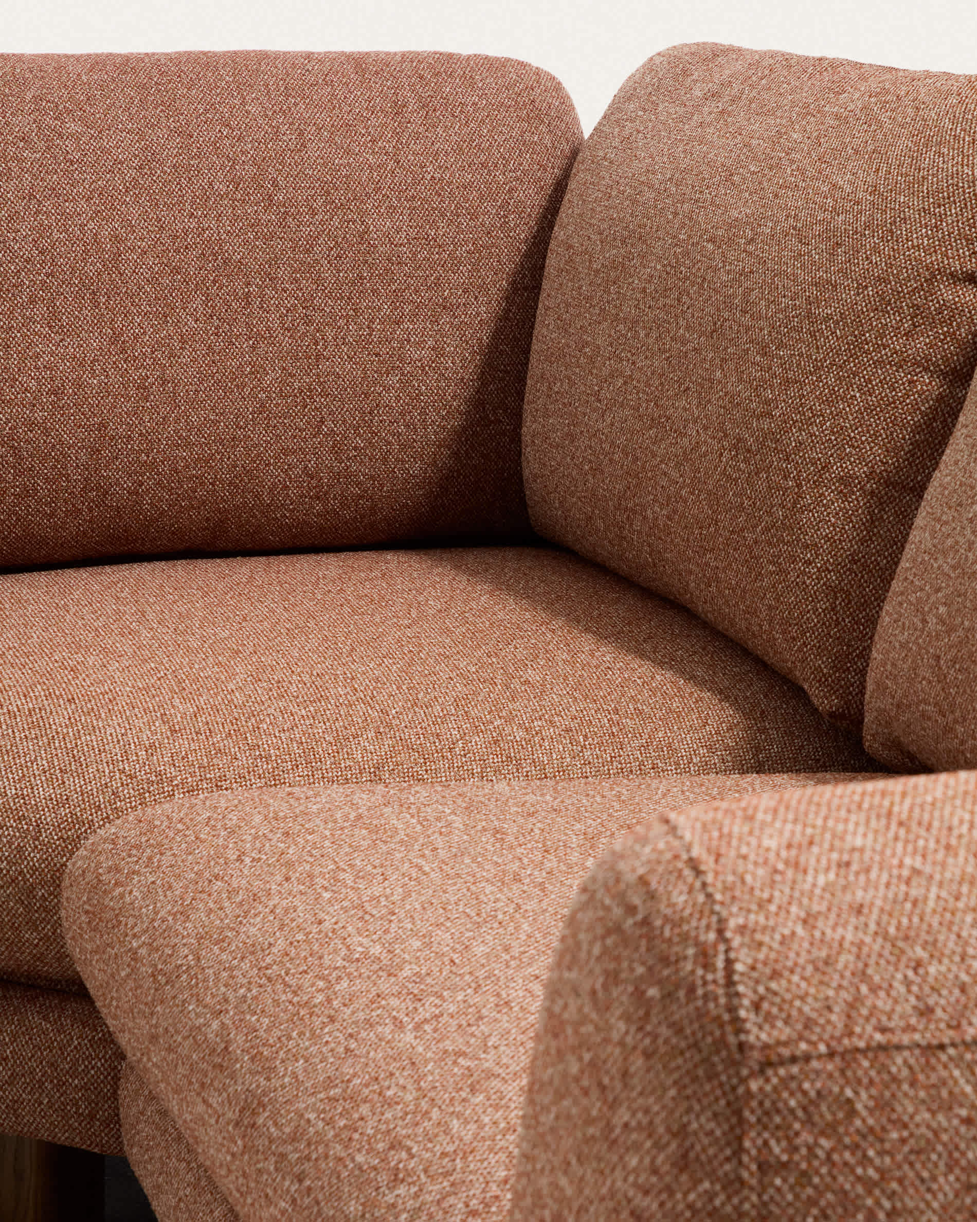 Vera terracotta 5-seater corner sofa with natural-finish solid ash wood legs 330 x 330 cm FSC Mix Credit
