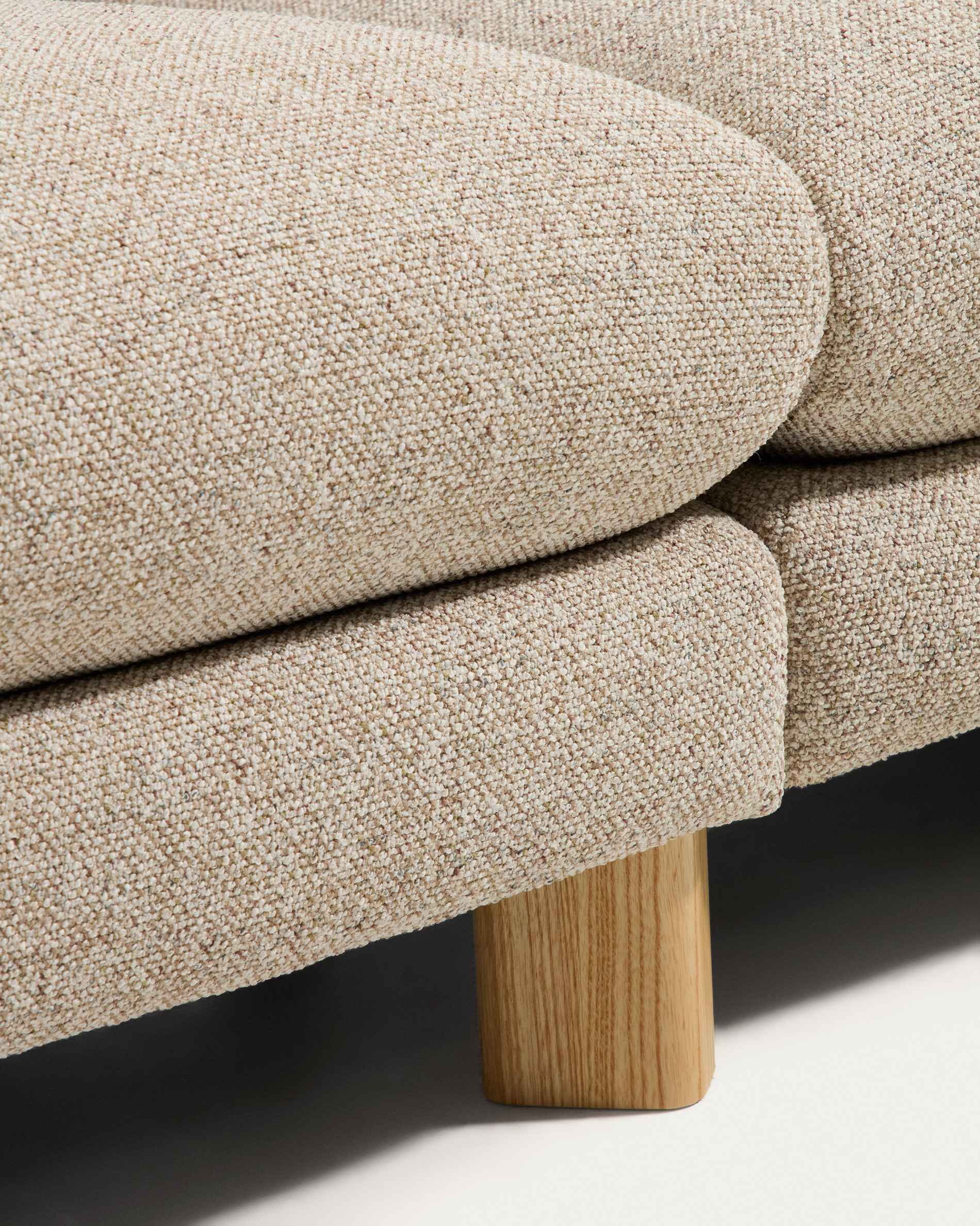 Vera beige 4-seater sofa with natural-finish solid ash wood legs 320 cm FSC Mix Credit