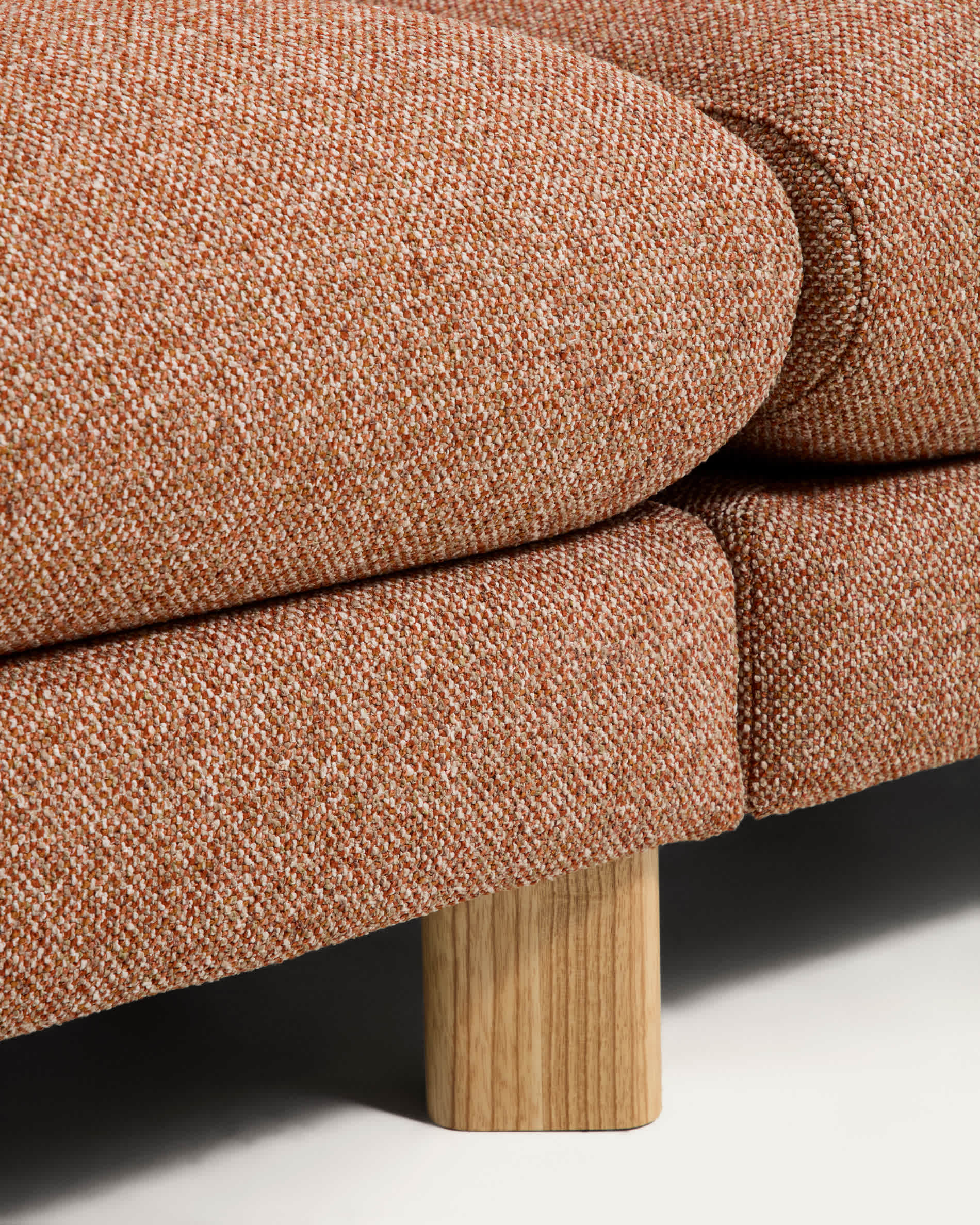 Vera terracotta 4-seater sofa with natural-finish solid ash wood legs 320 cm FSC Mix Credit