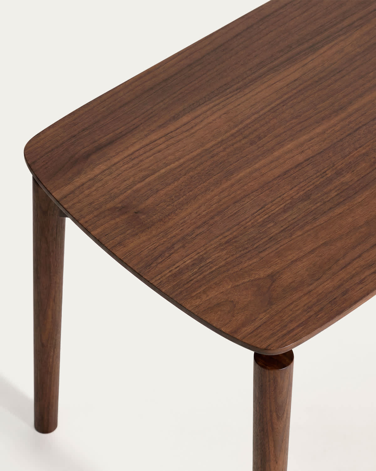 Evera bench in oak veneer with walnut finish 122cm