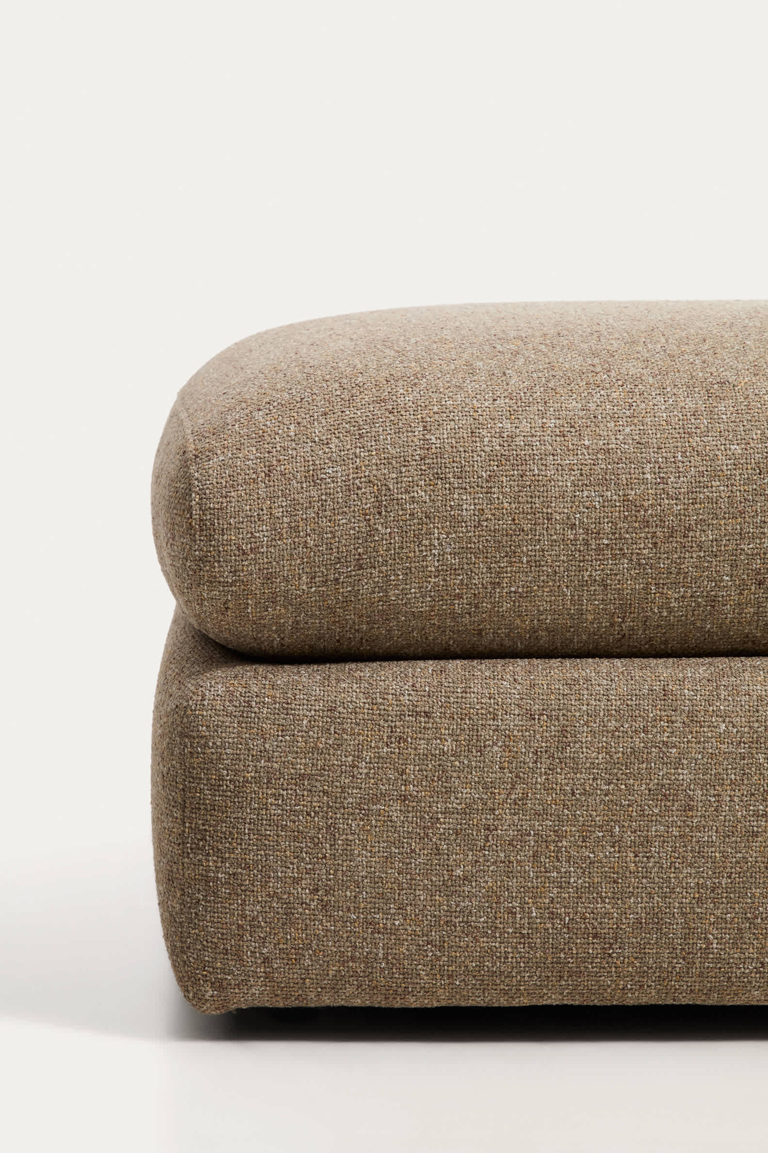 Vera light brown footrest 80 x 80 cm FSC Mix Credit