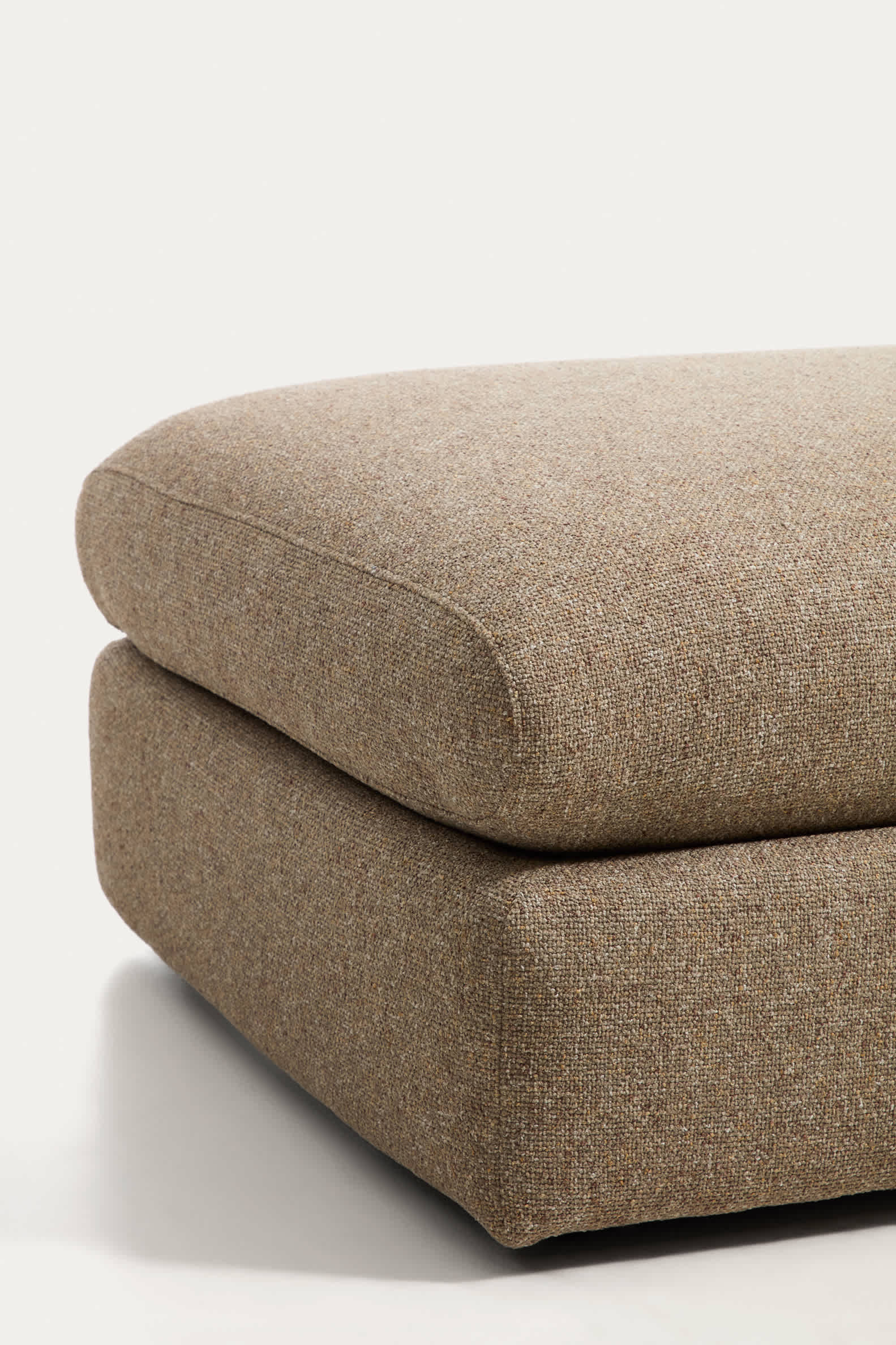 Vera light brown footrest 80 x 80 cm FSC Mix Credit