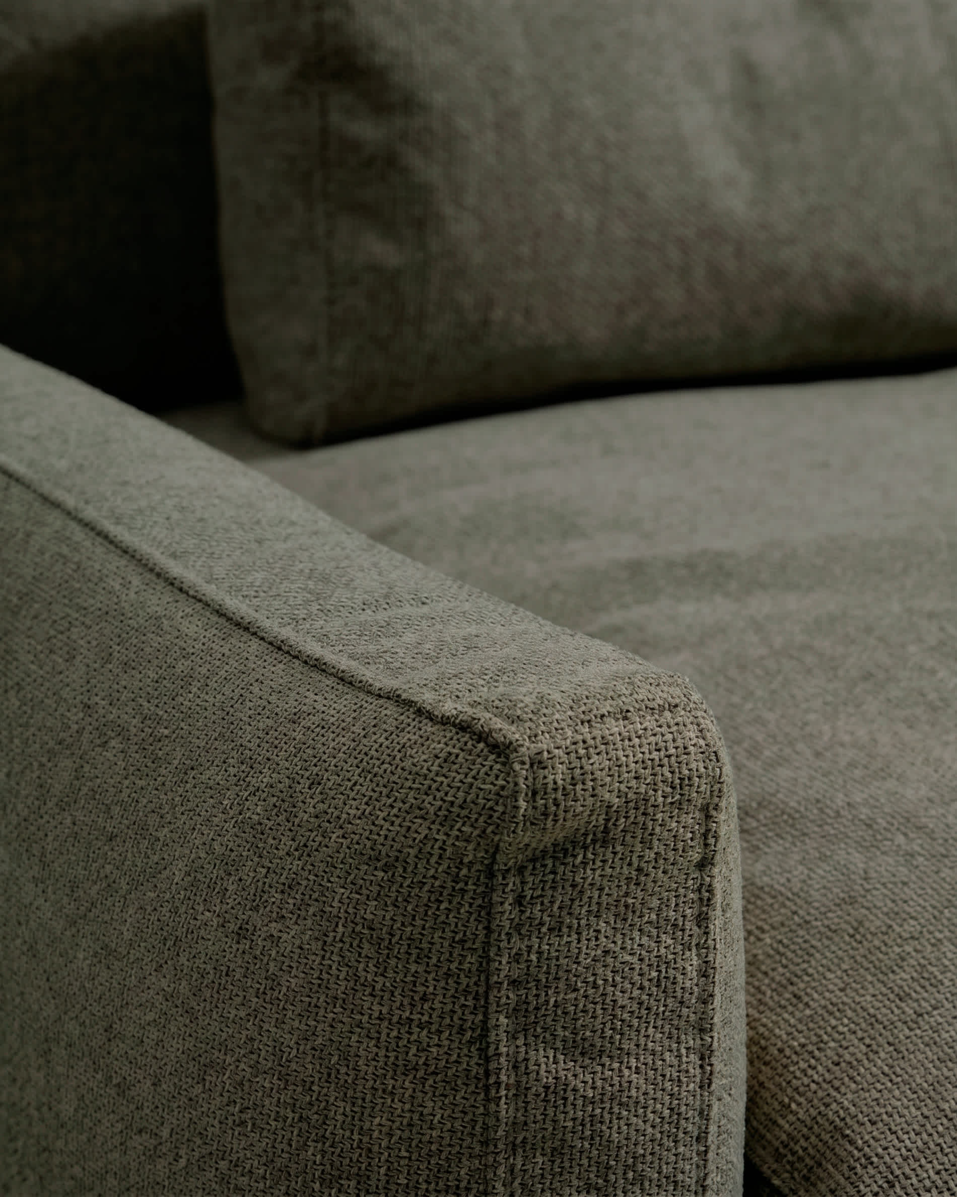 Veliro fire-retardant 3-seater sofa in dark green with steel legs with black finish 240 cm FSC Mix Credit