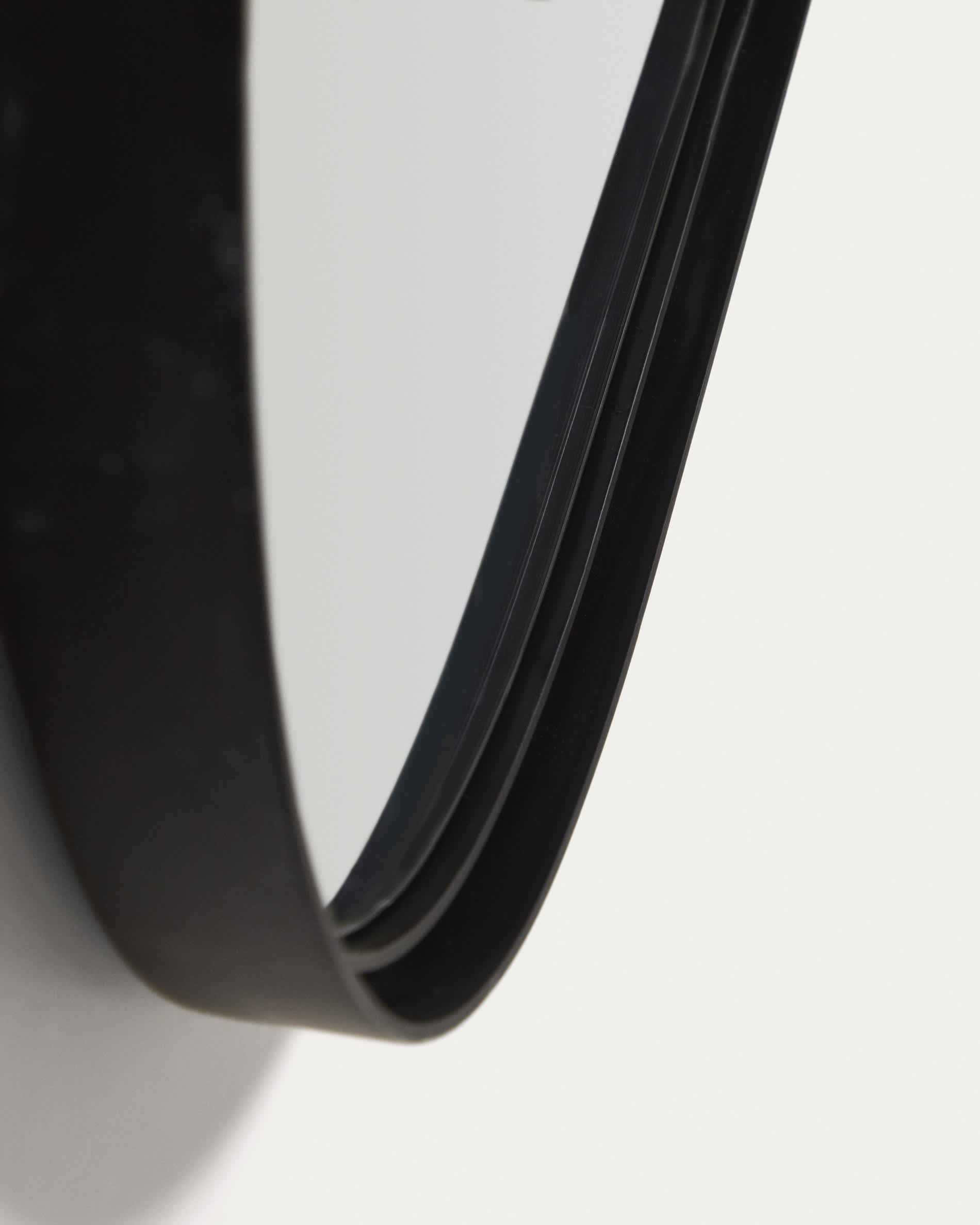 Noral oval black metal mirror Ø50.5 x 90cm