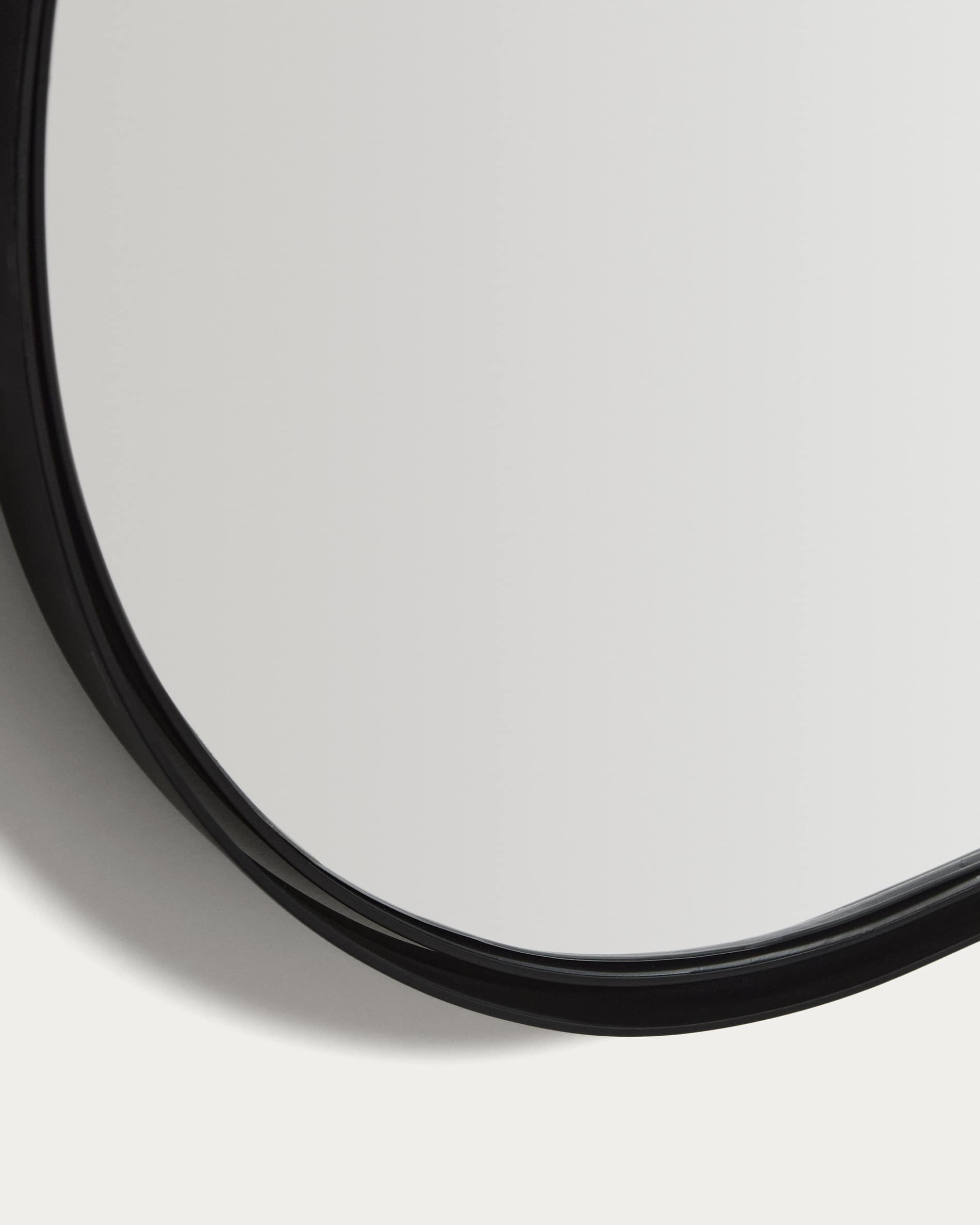 Noral round black metal mirror Ø50cm