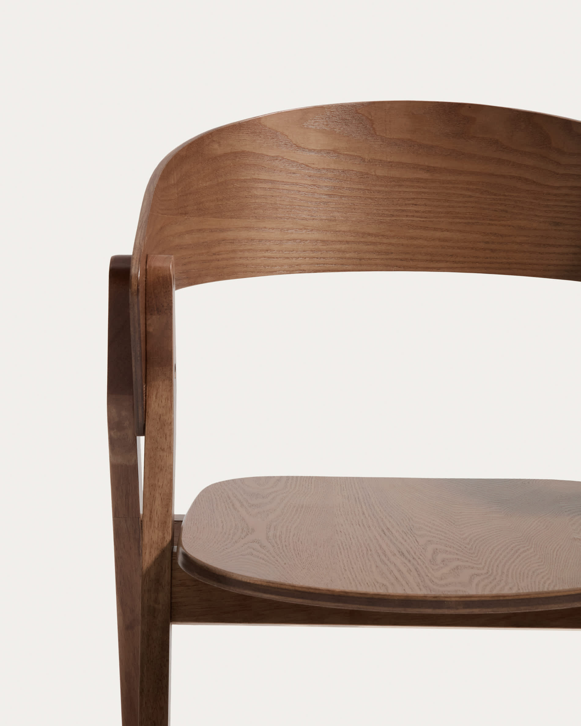 Godia chair in oak veneer with walnut finish