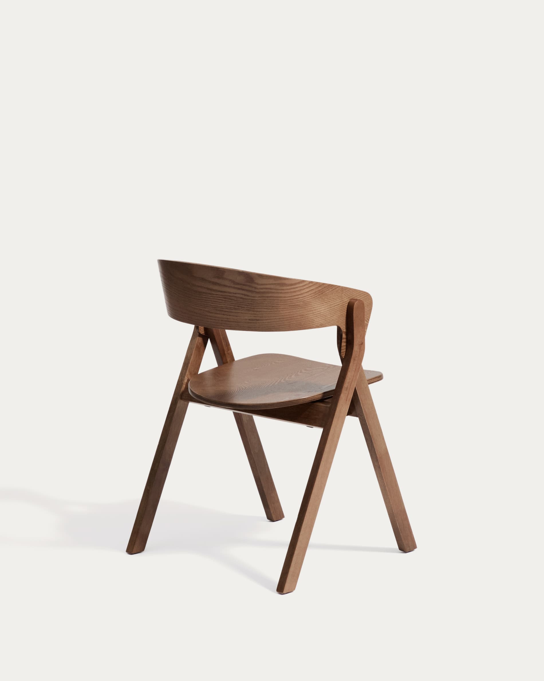 Godia chair in oak veneer with walnut finish