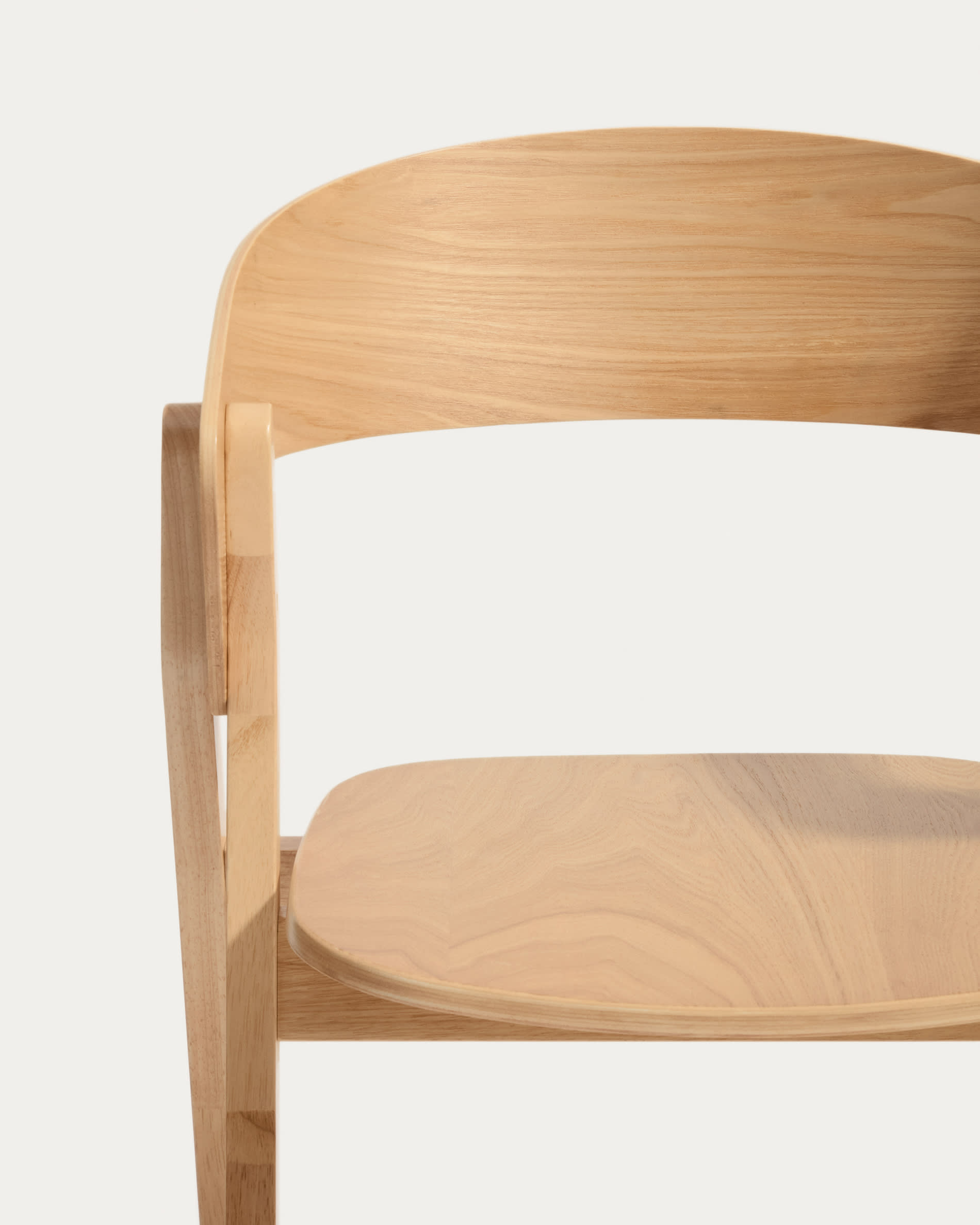 Godia chair in oak veneer with natural finish