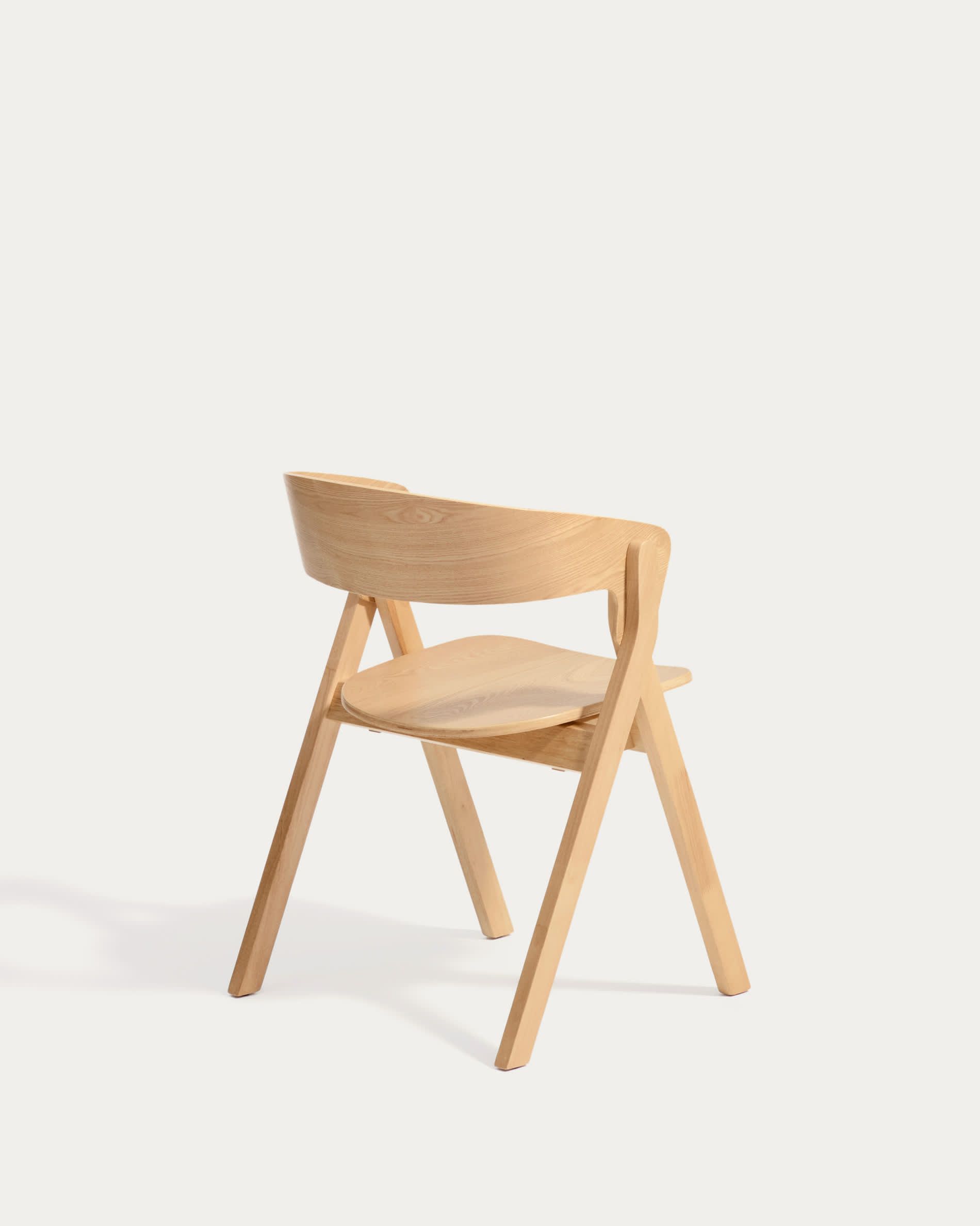 Godia chair in oak veneer with natural finish