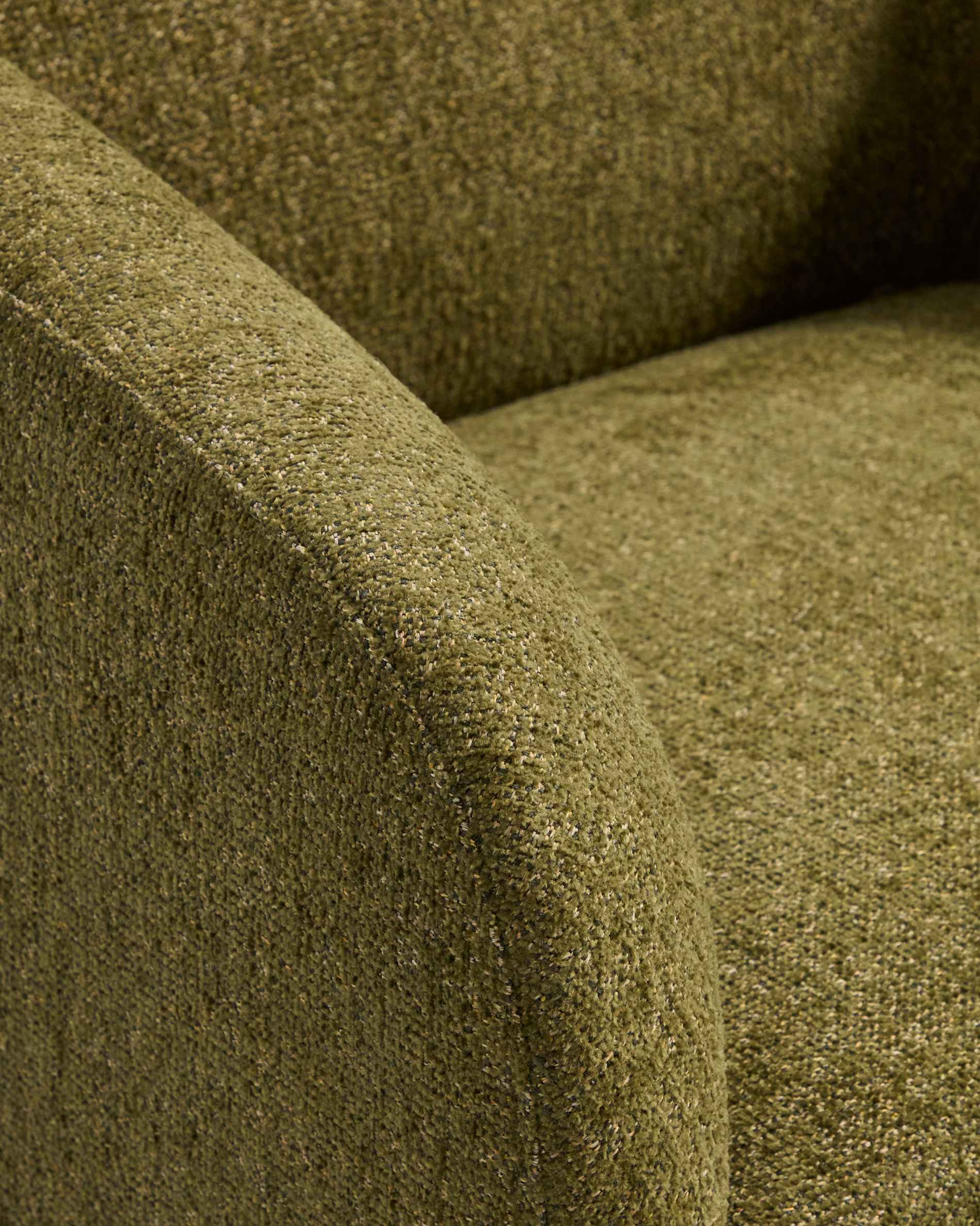 Milare armchair in olive green chenille 83 cm FSC 100%