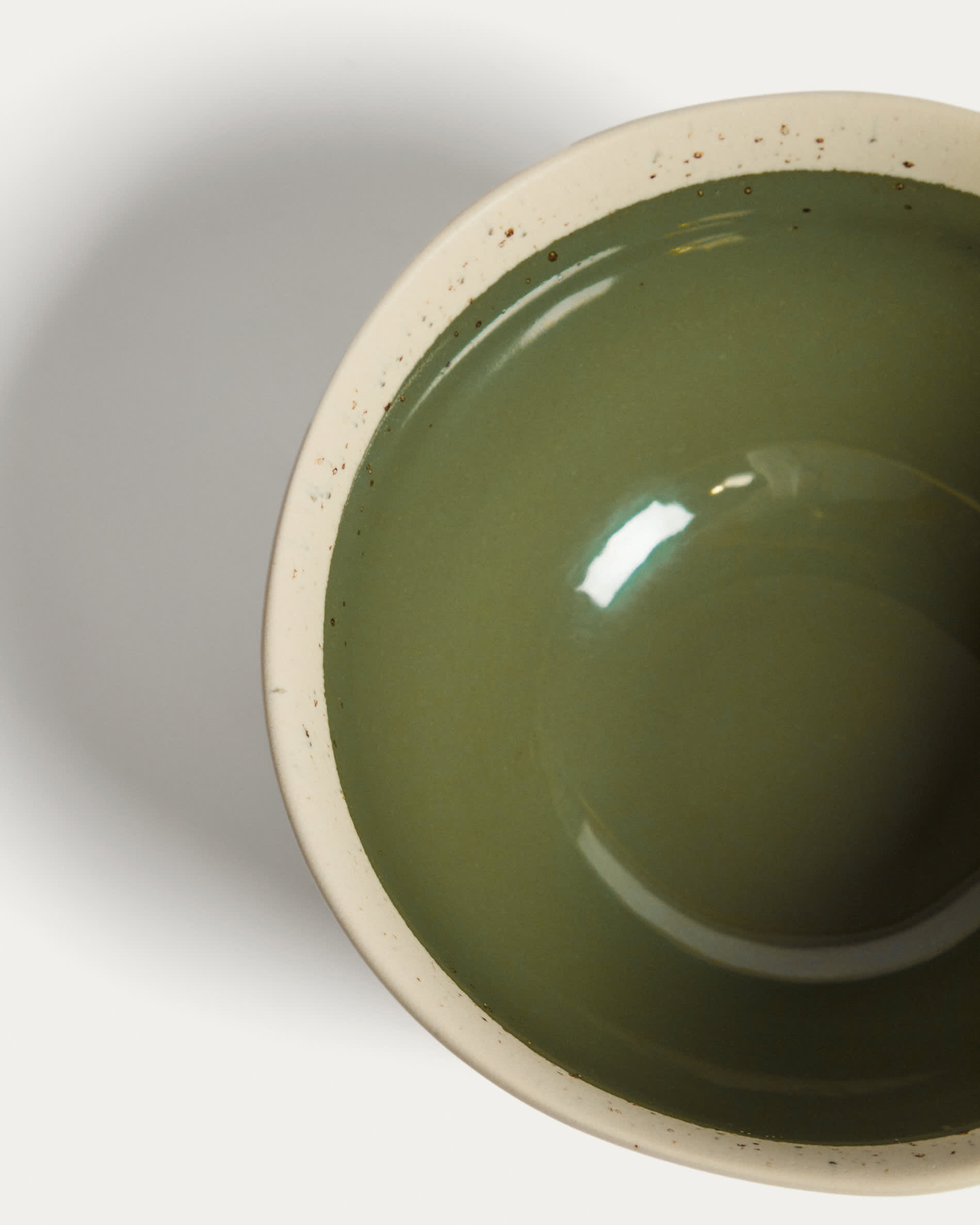 Nale beige ceramic bowl with green bottom
