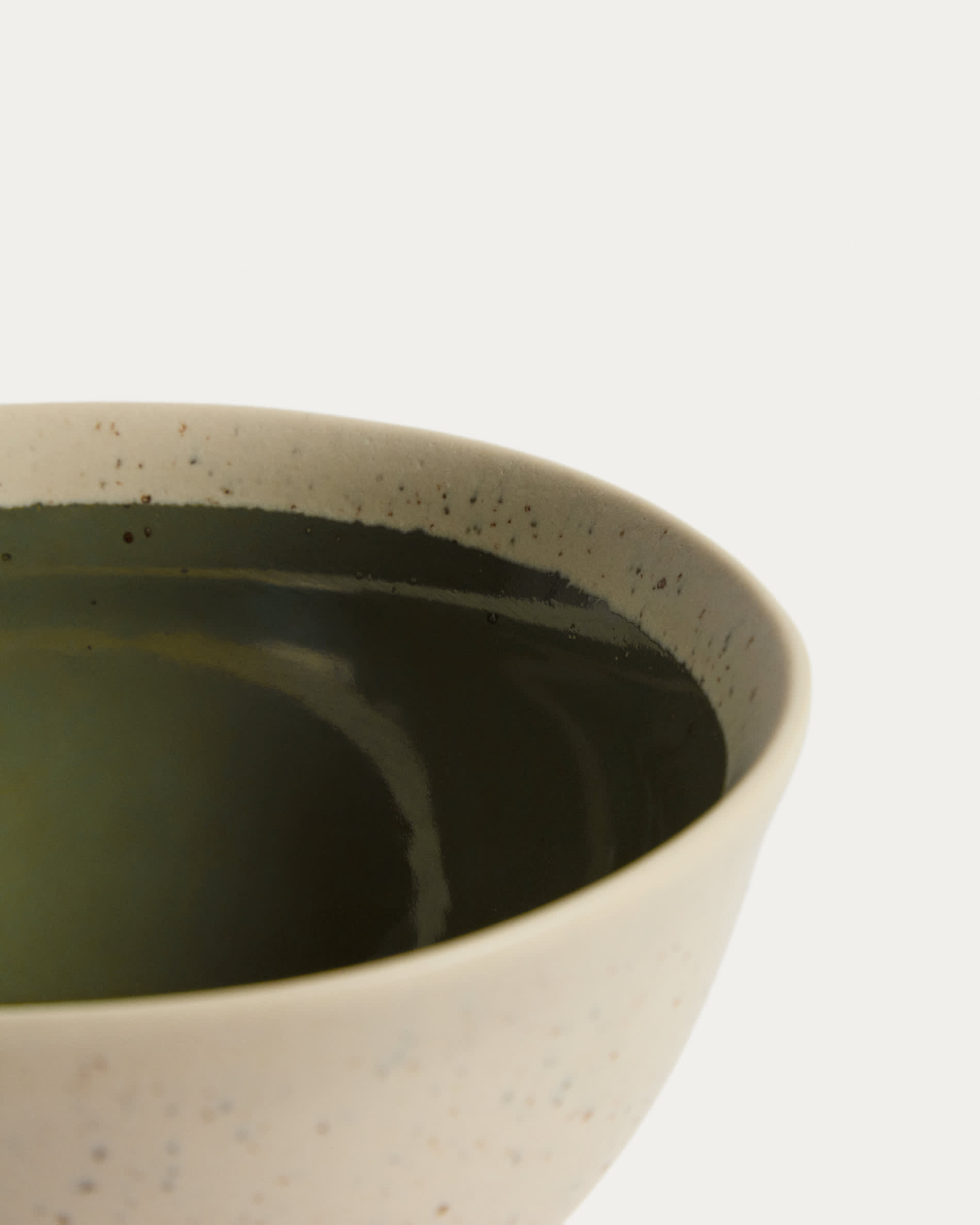 Nale beige ceramic bowl with green bottom