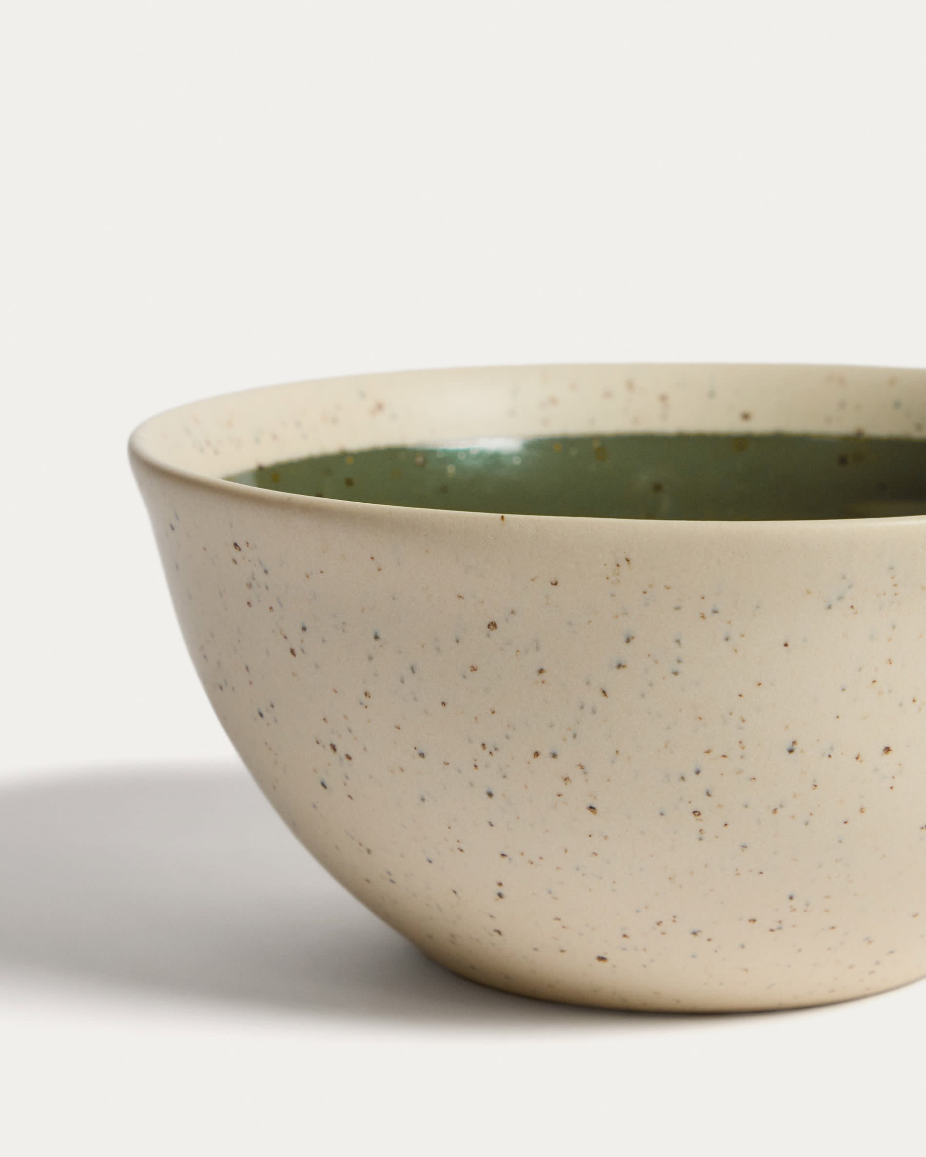 Nale beige ceramic bowl with green bottom