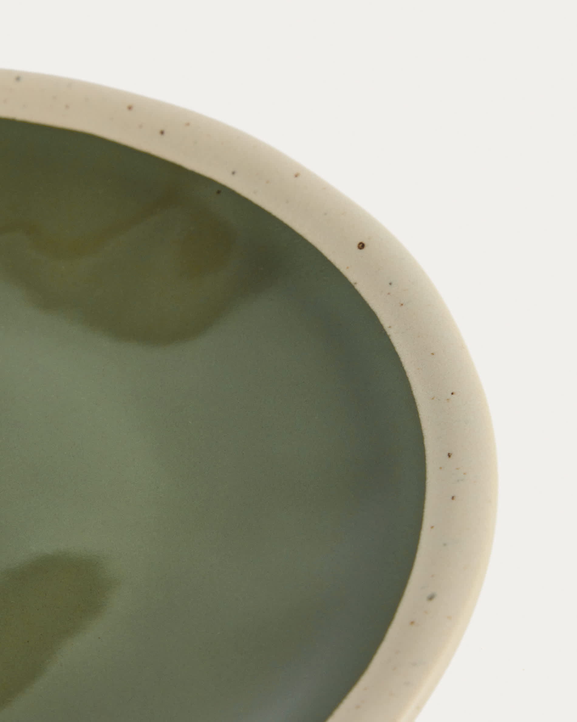 Nale beige ceramic dessert plate with green bottom