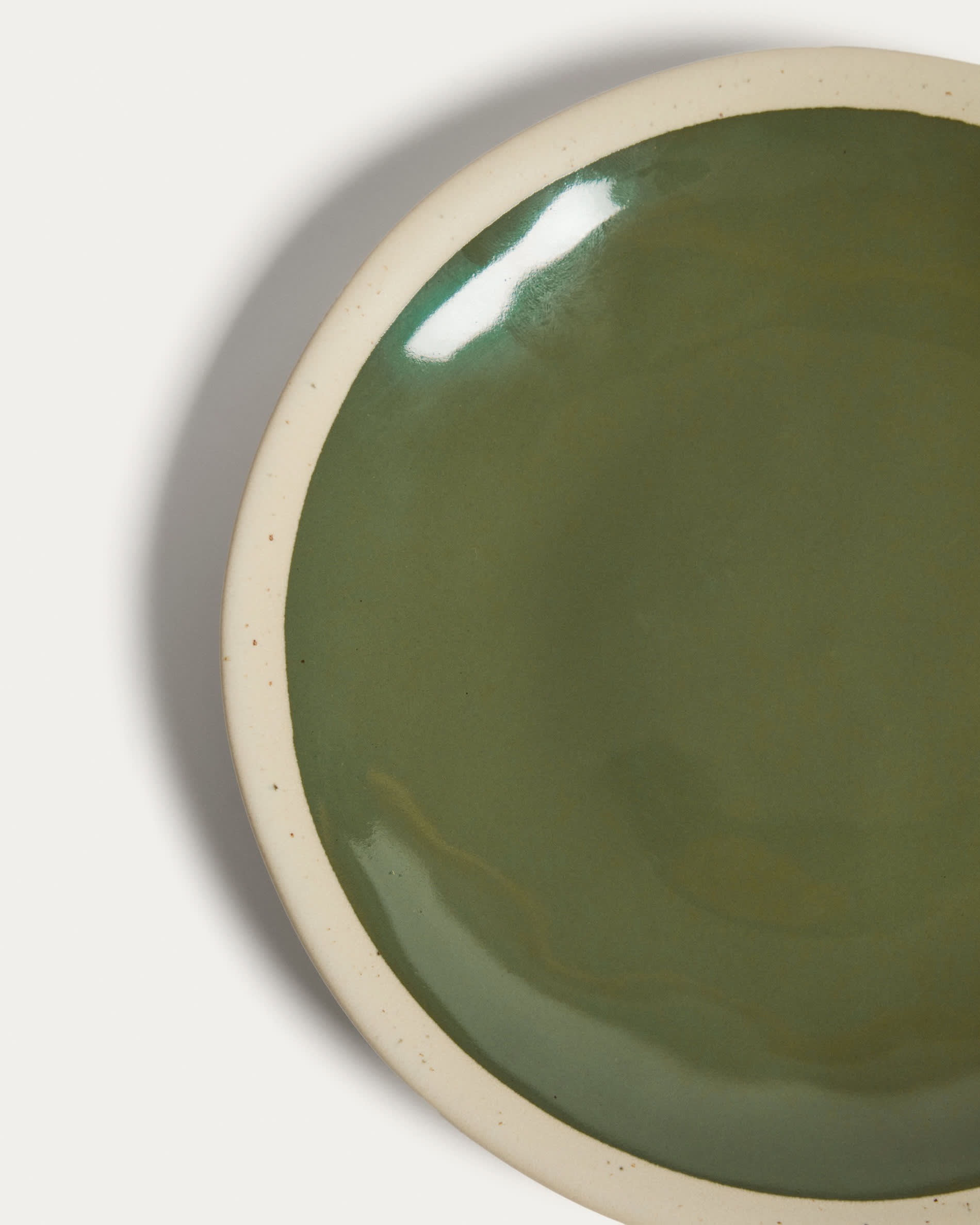 Nale beige ceramic dessert plate with green bottom